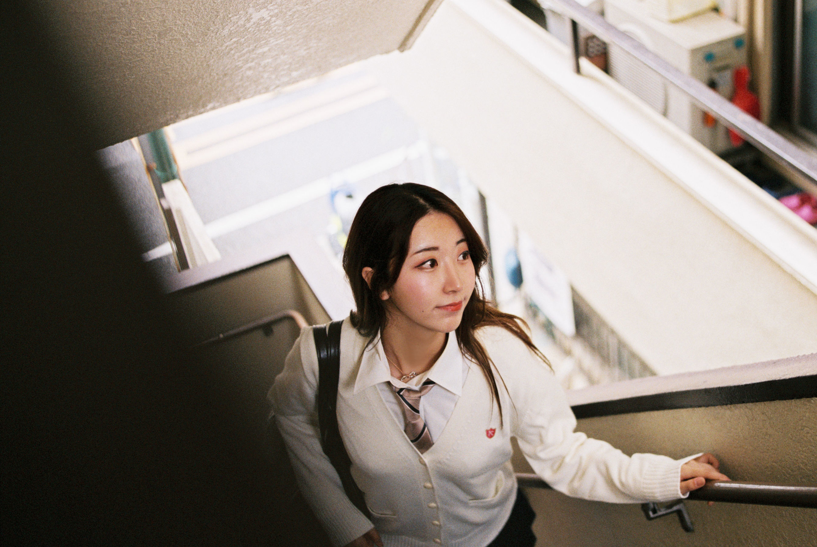 人气Coser黑川 楼道 [22P] - 秀人网免费无水印在线套图写真