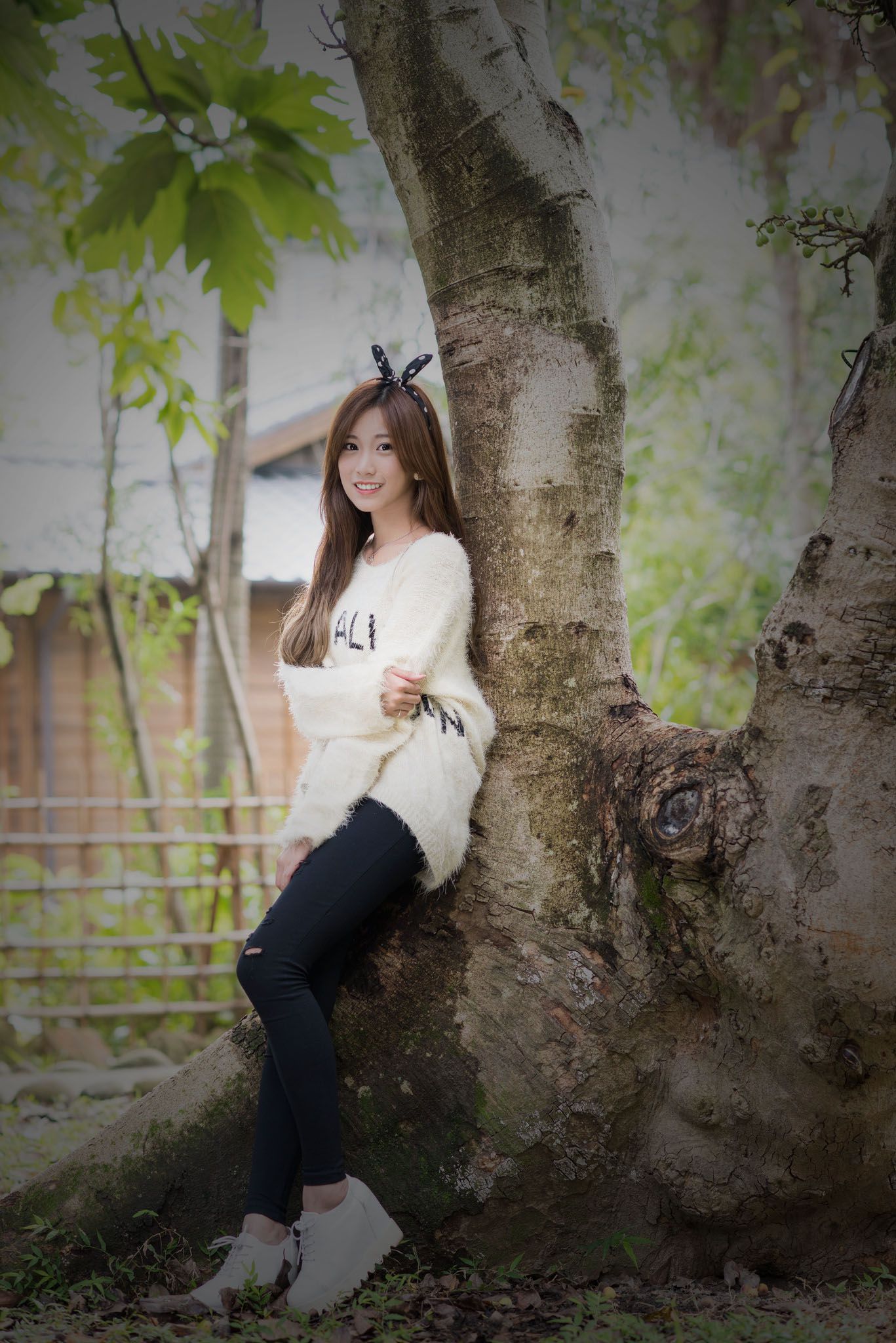 宅男女神张楚珊《外拍甜美蝴蝶节妹子》 [50P] - 秀人网免费无水印在线套图写真