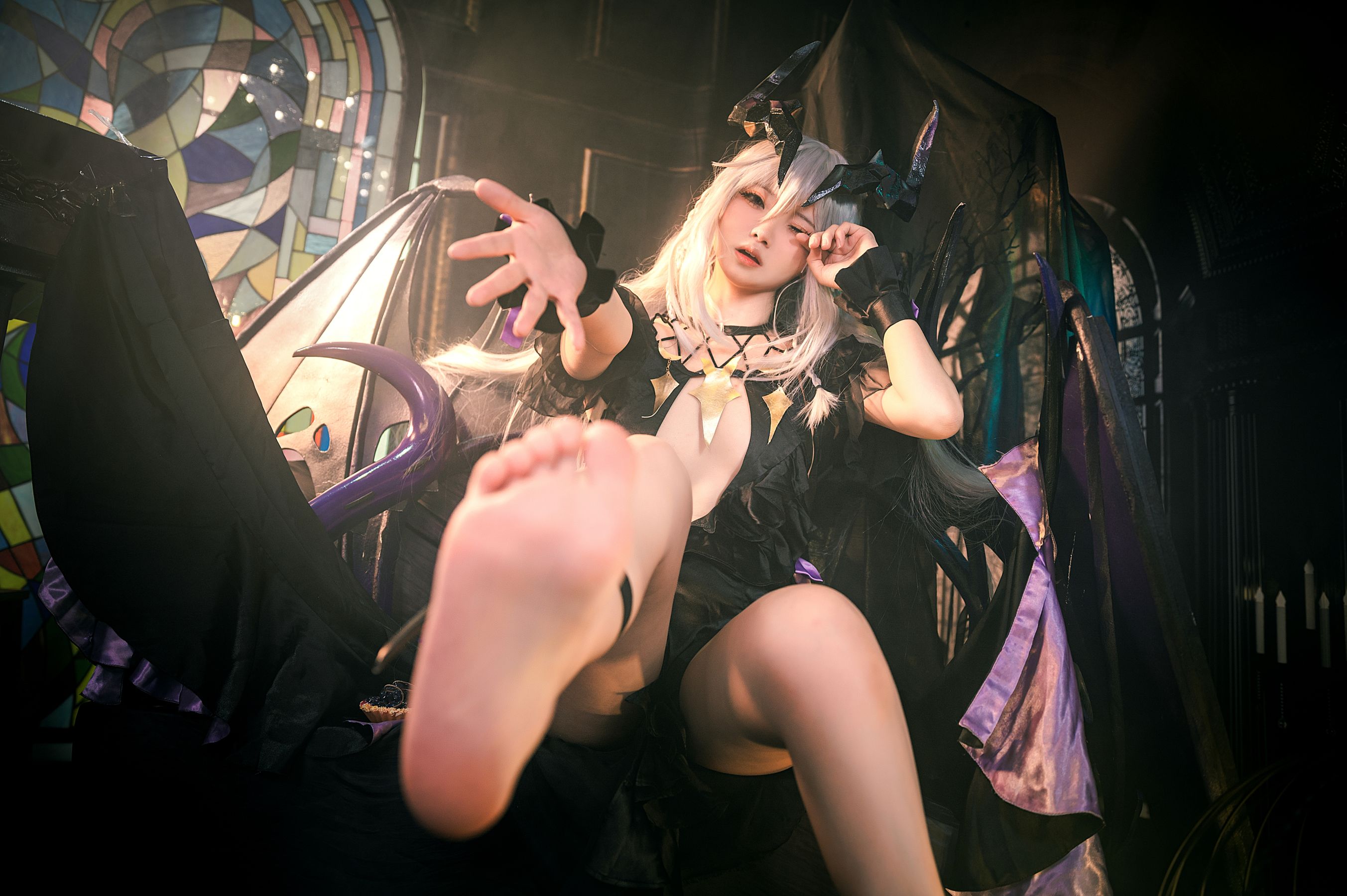 伊喵君 – 四叶草剧场 法芙娜 [27P] - 秀人网免费无水印在线套图写真