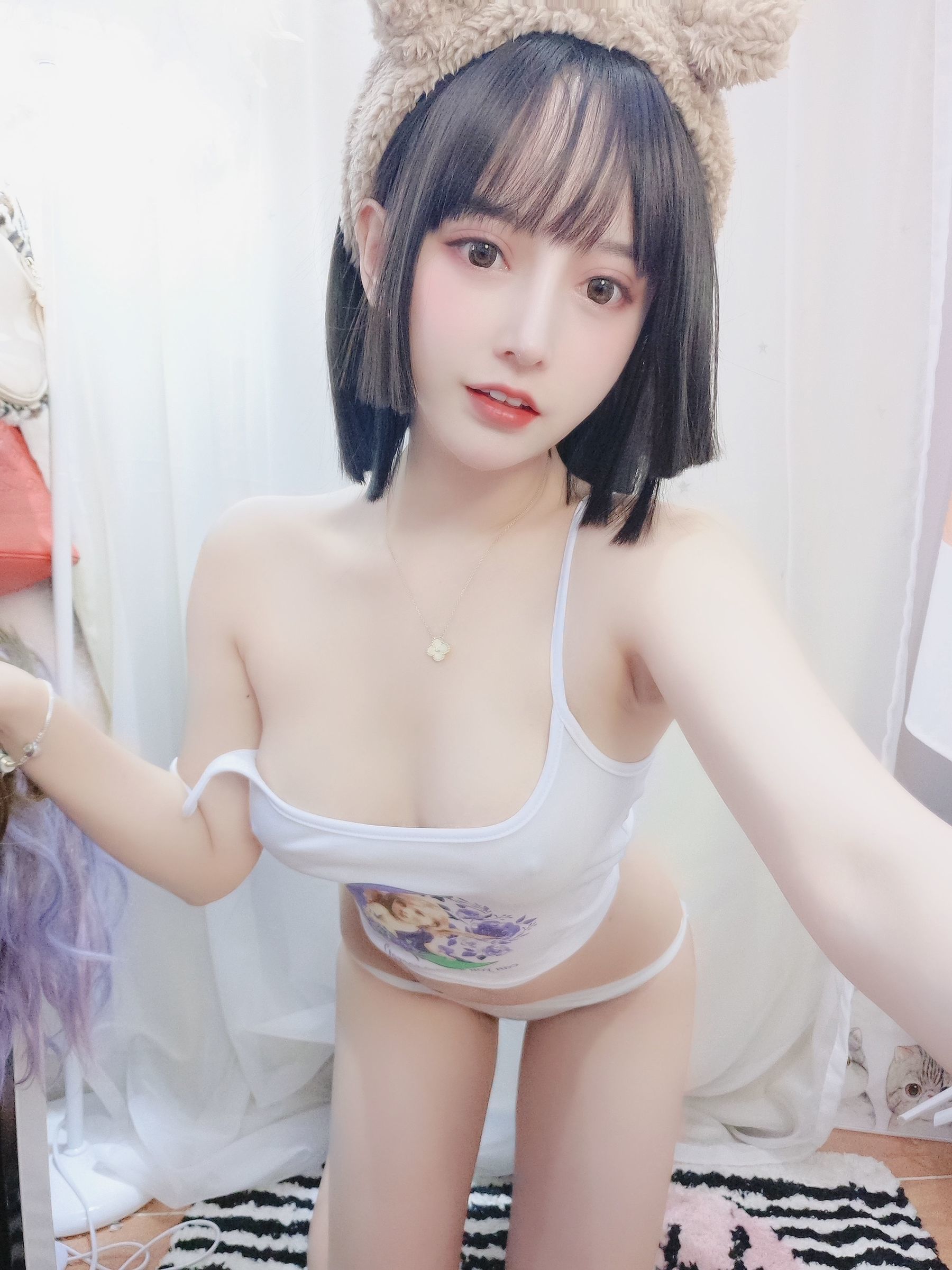 [萝莉COS] 斗鱼米线线sama – 小可爱熊妹 [32P] - 秀人网免费无水印在线套图写真