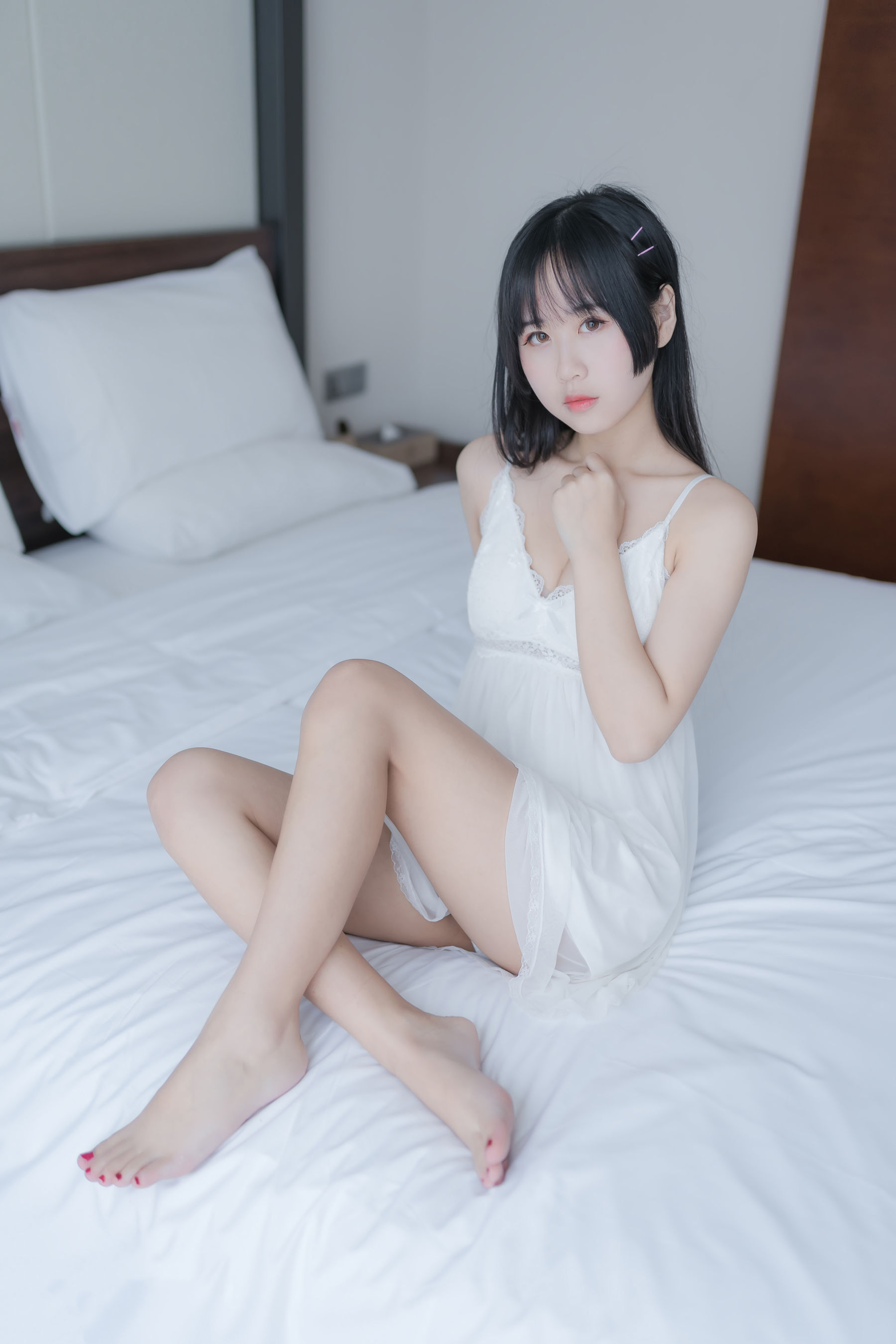 阳光美少女萌芽儿o0 白色私房 [44P] - 秀人网免费无水印在线套图写真