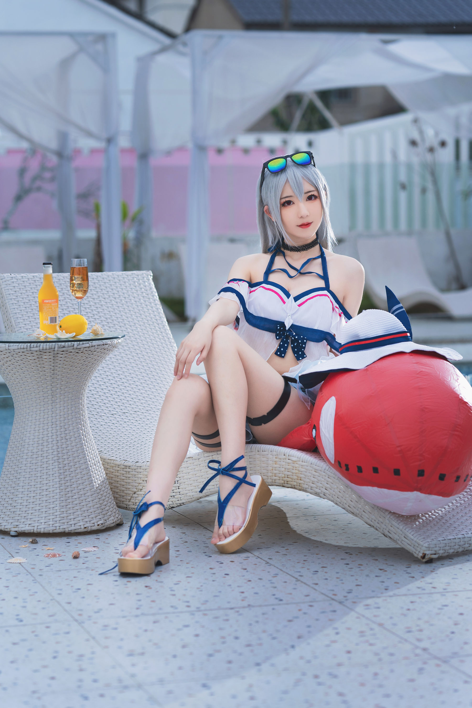 小姐姐弥音音ww – 明日方舟 斯卡蒂泳装 [24P] - 秀人网免费无水印在线套图写真