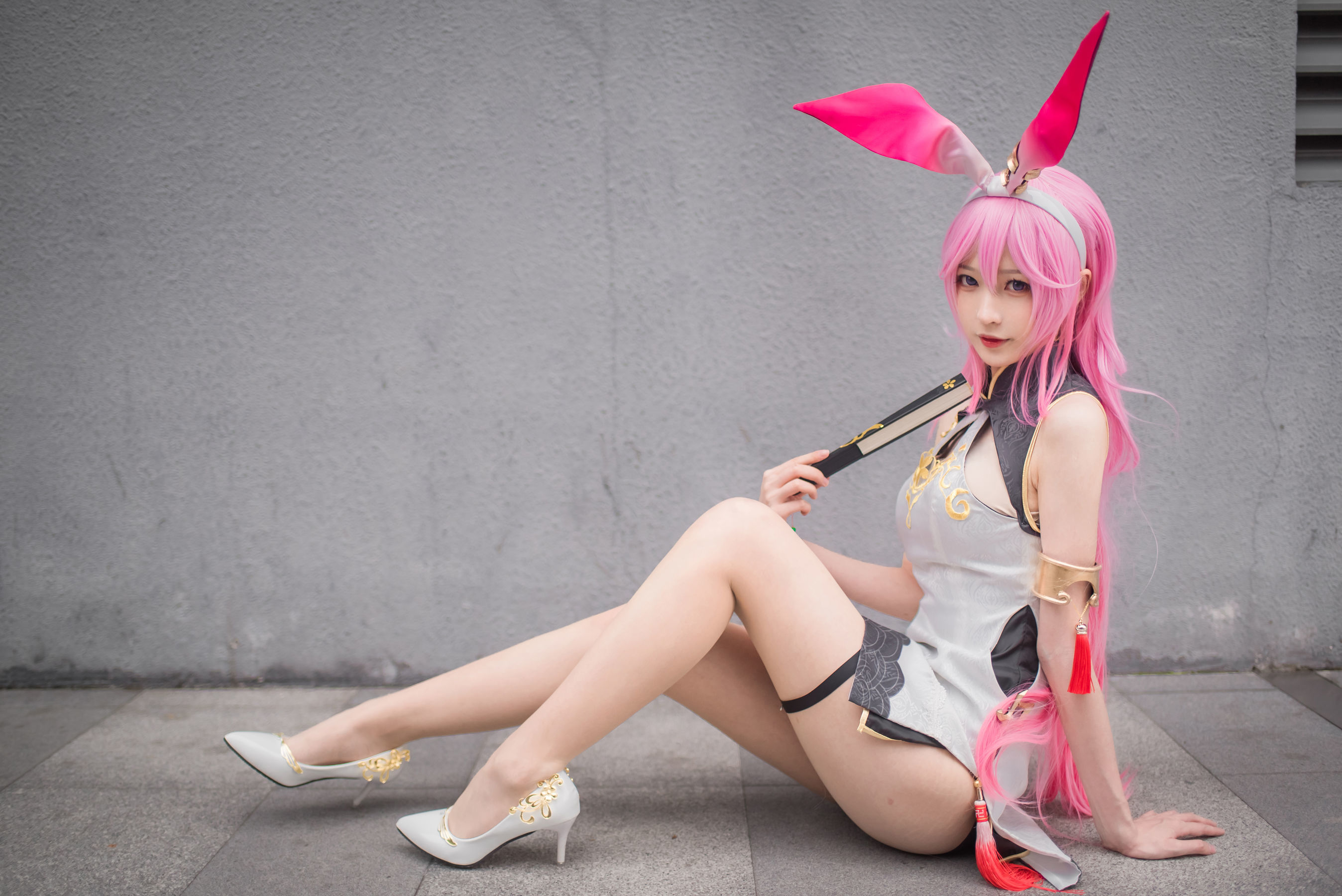 [萝莉COS] 南宫 – 粉红兔女郎 [9P] - 秀人网免费无水印在线套图写真