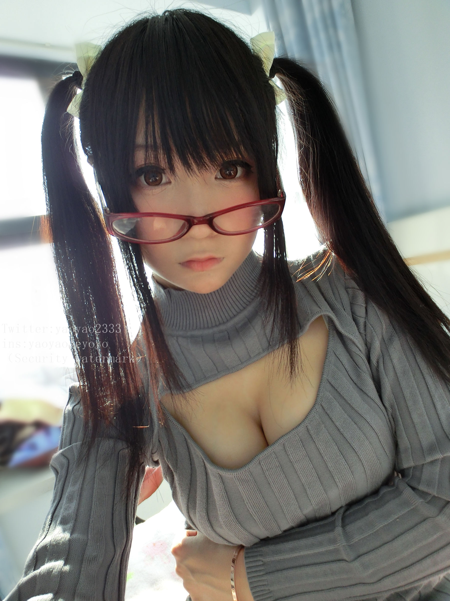 萌妹子Coser摇摇乐yoyo 黑丝美少女 [101P] - 秀人网免费无水印在线套图写真