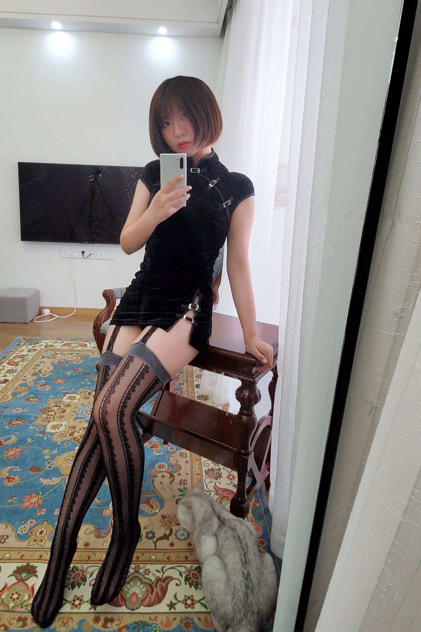 半半子 – 吊带黑丝袜 [28P] - 秀人网免费无水印在线套图写真