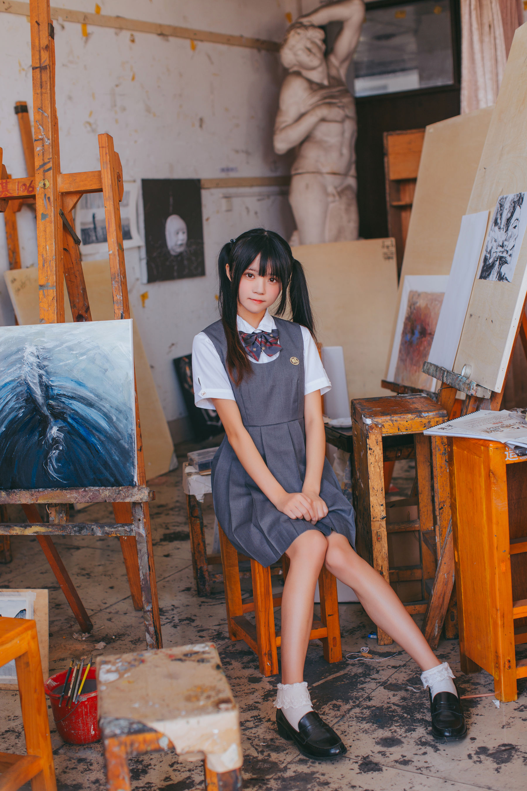 [萝莉COS] 桜桃喵《画室少女》 [17P] - 秀人网免费无水印在线套图写真