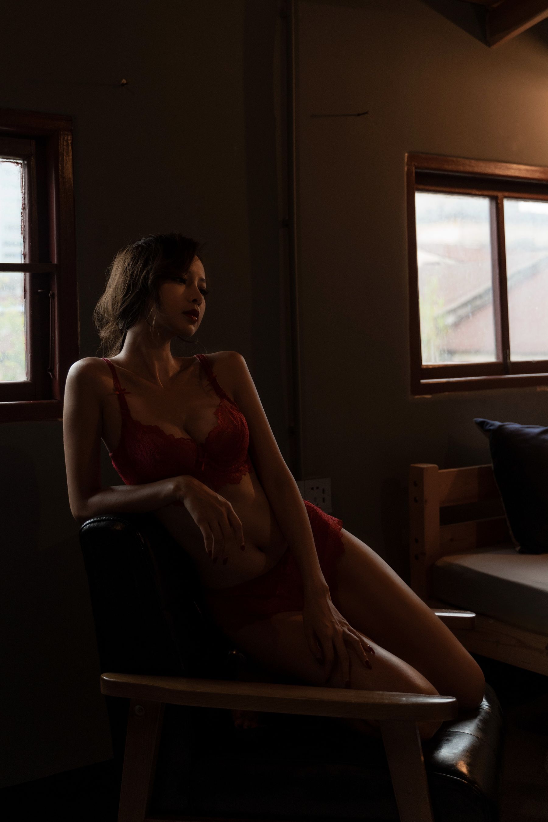 Nicole小月 – 后窗 [36P] - 秀人网免费无水印在线套图写真