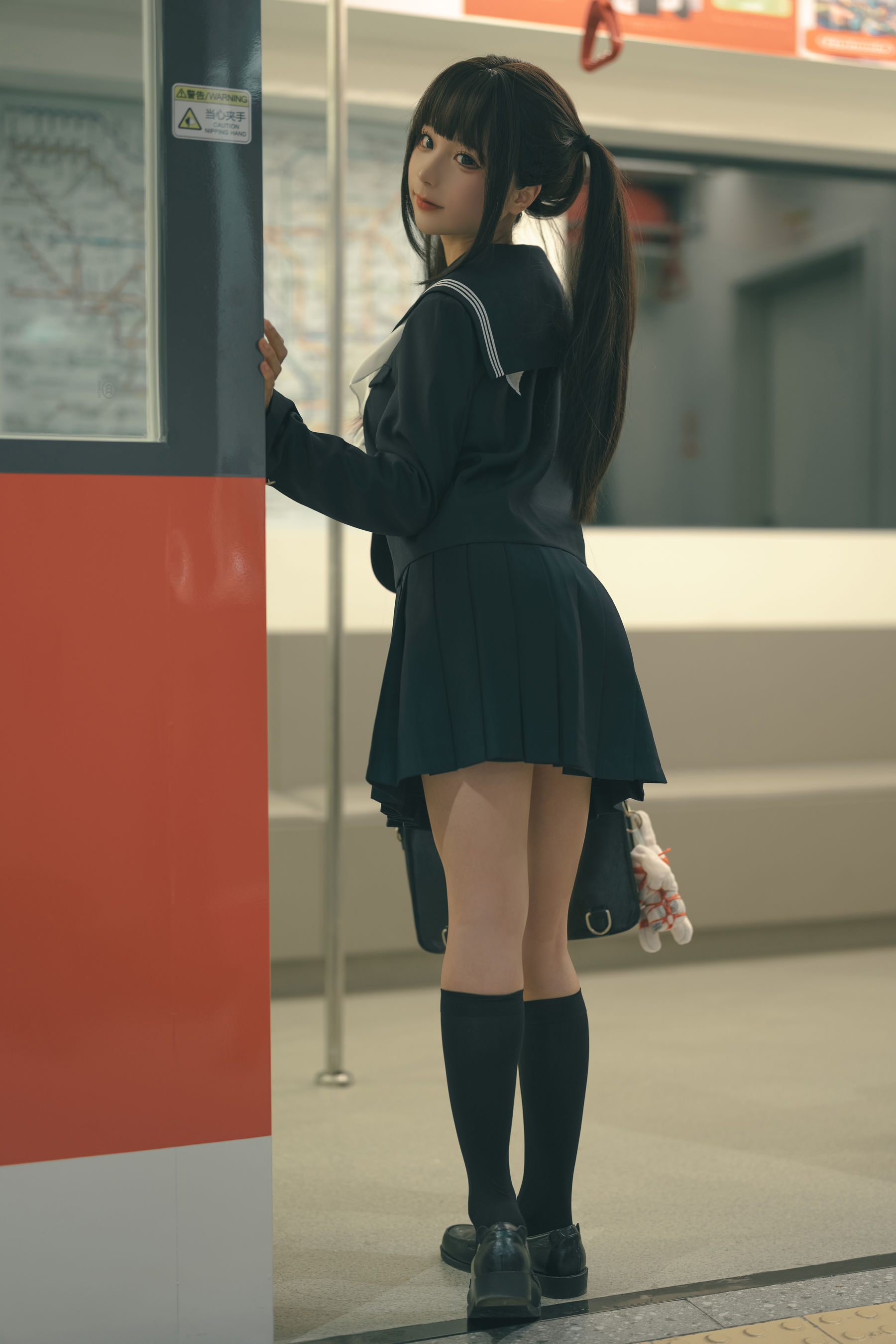 动漫博主蠢沫沫 – 任务 绅士版 [35P] - 秀人网免费无水印在线套图写真