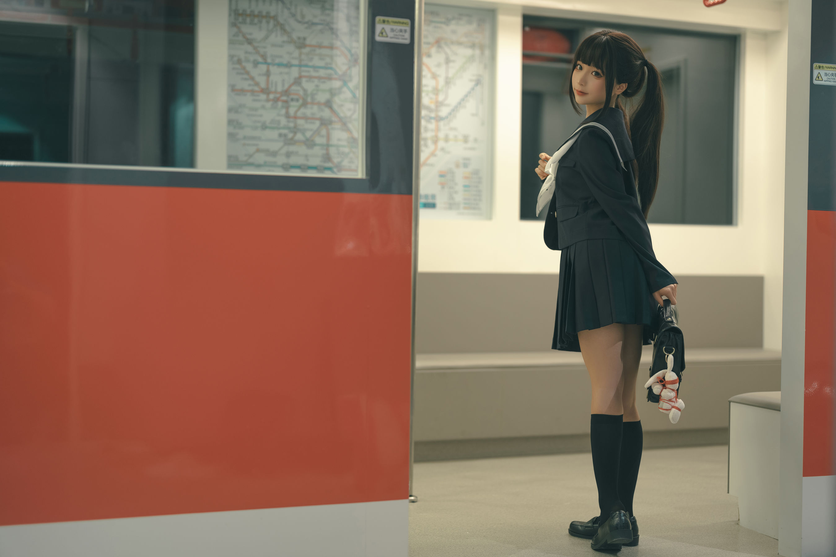 动漫博主蠢沫沫 – 任务 绅士版 [35P] - 秀人网免费无水印在线套图写真