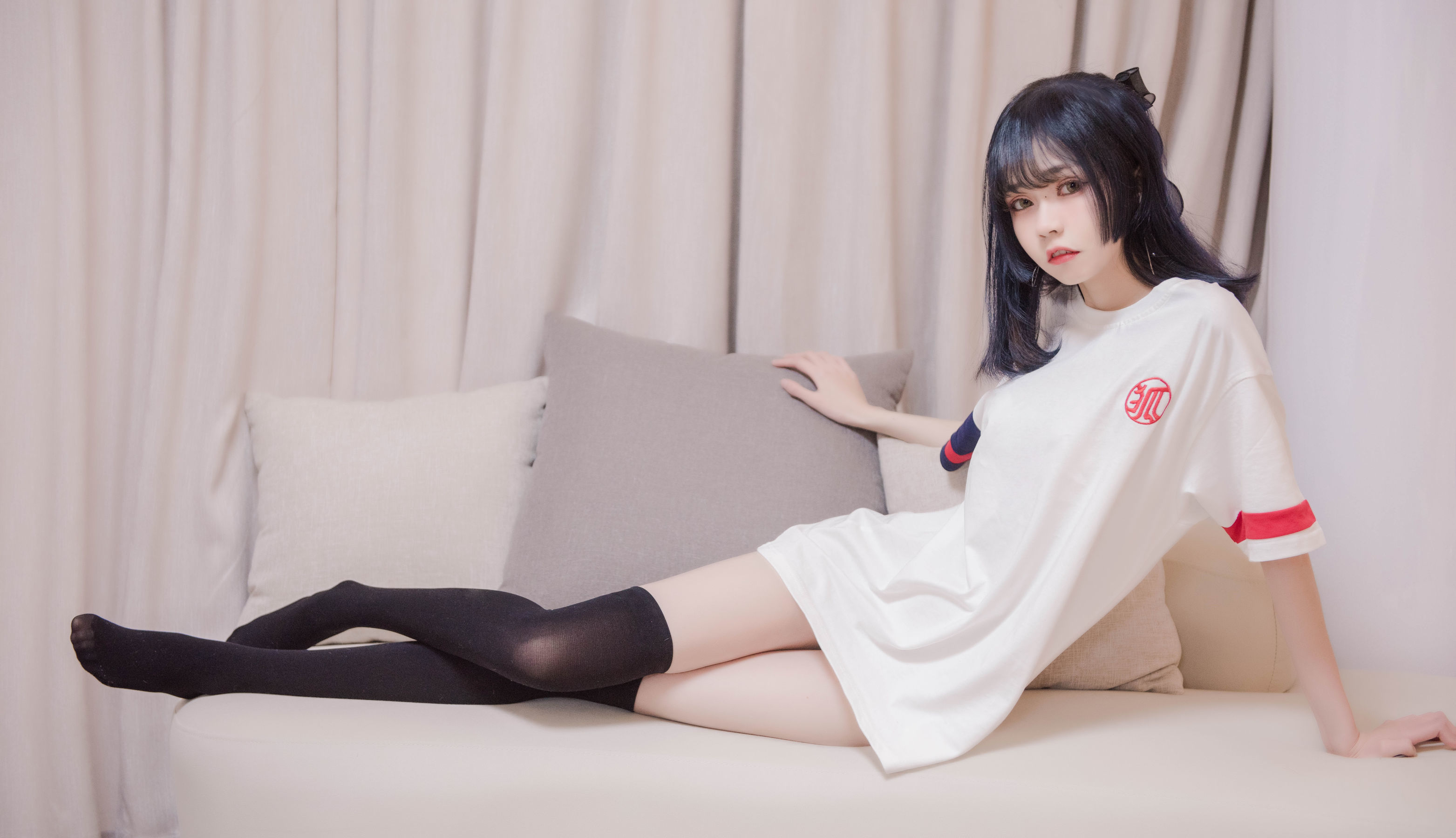 小妖精你的负卿 居家私服2 [9P] - 秀人网免费无水印在线套图写真