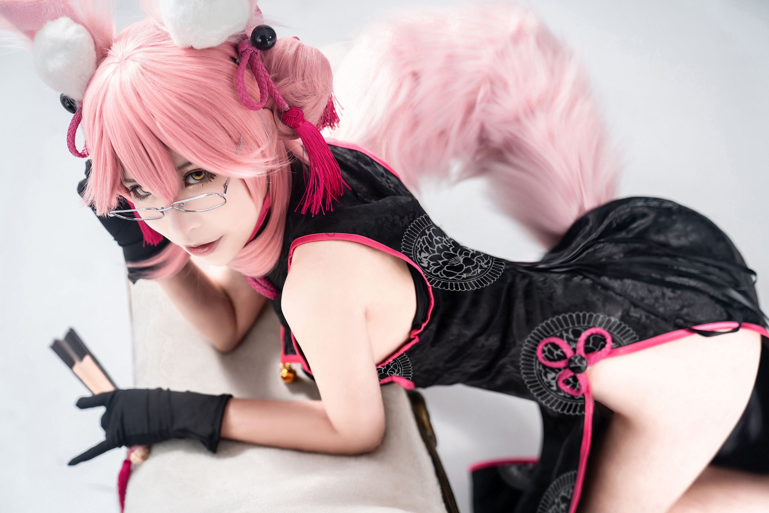 动漫博主爱老师_PhD – 玉藻前 旗袍 [16P] - 秀人网免费无水印在线套图写真