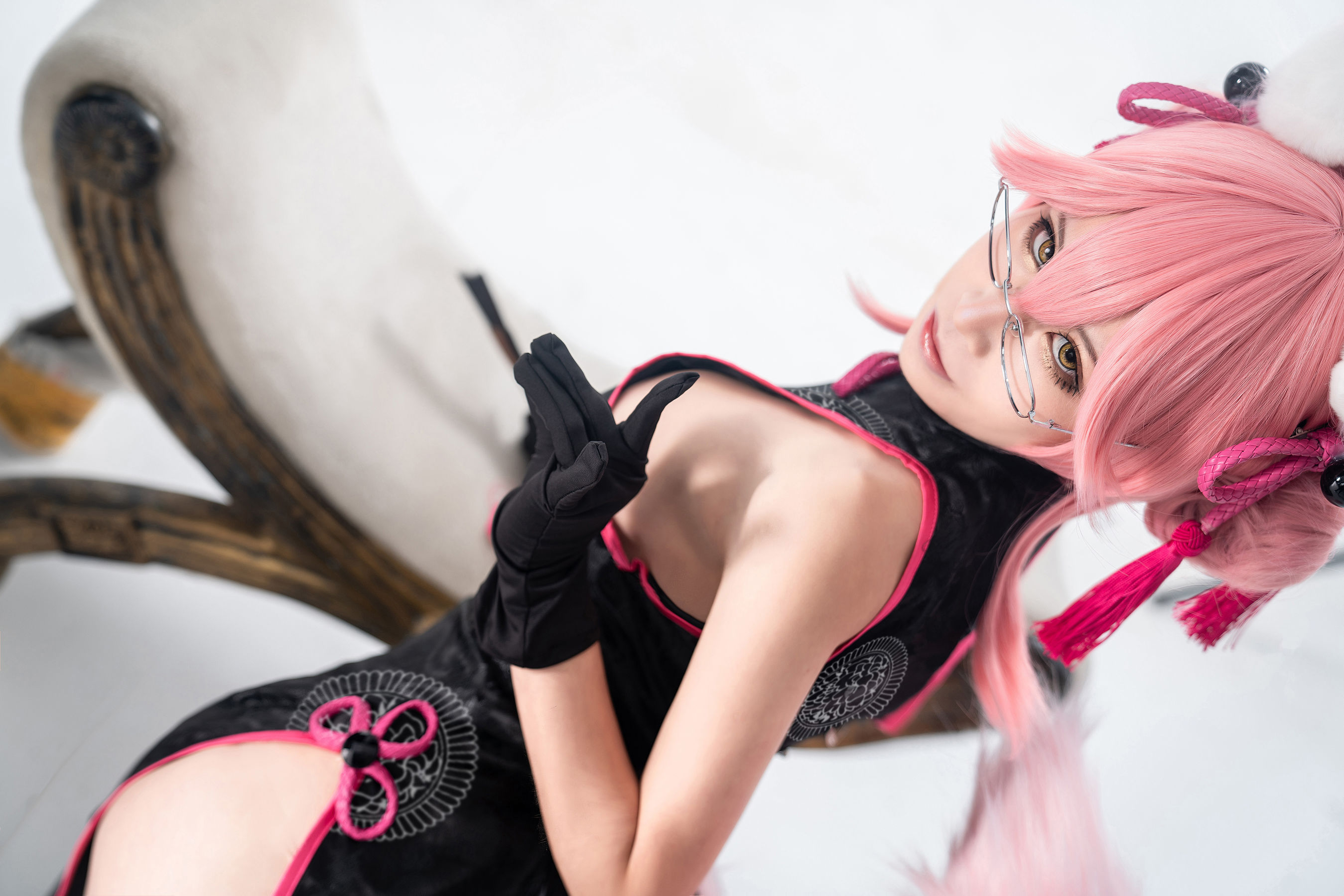 动漫博主爱老师_PhD – 玉藻前 旗袍 [16P] - 秀人网免费无水印在线套图写真