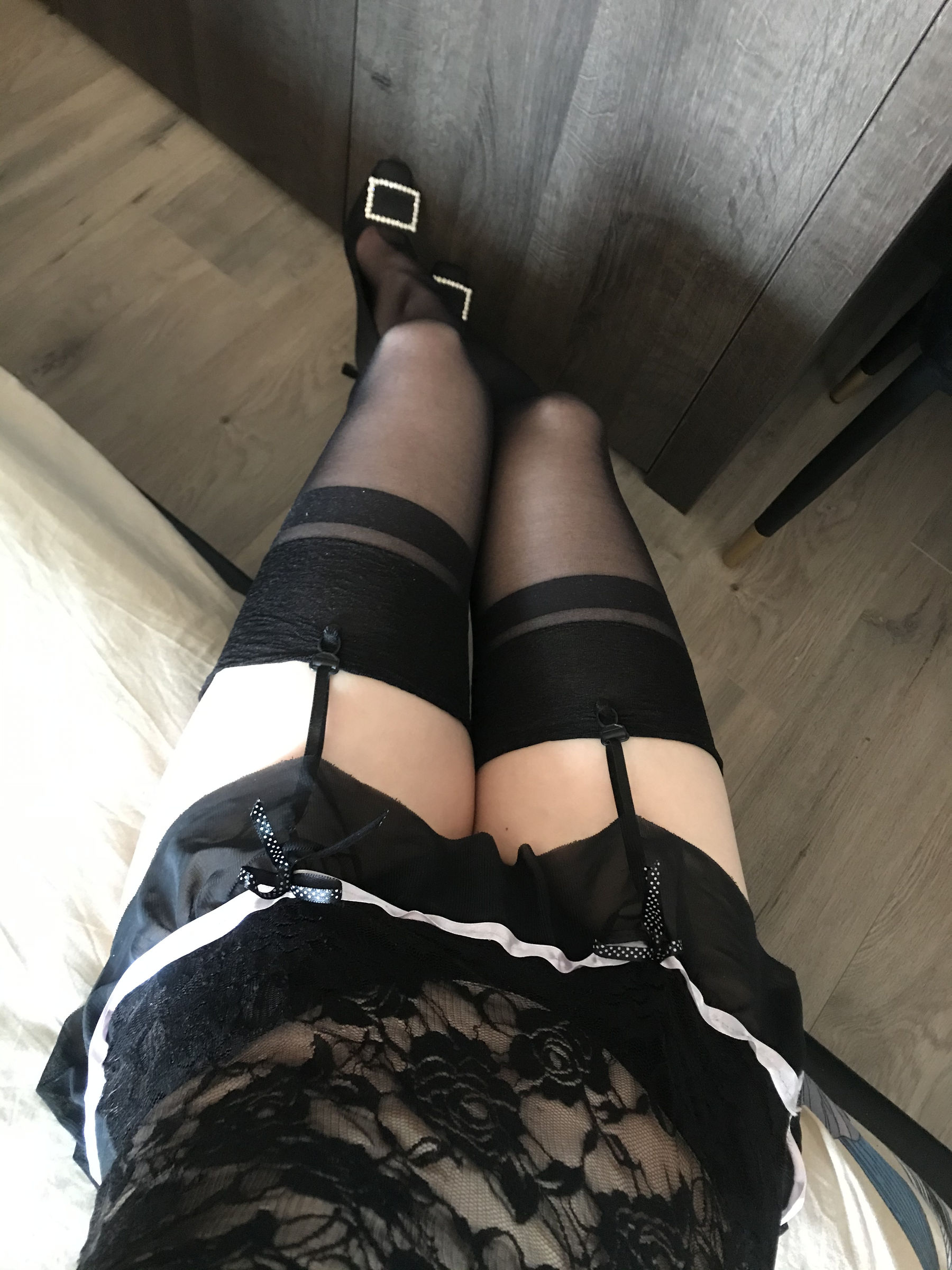 丝足博主麋鹿_Monroe 2020.04.10 黑色情趣 [13P] - 秀人网免费无水印在线套图写真