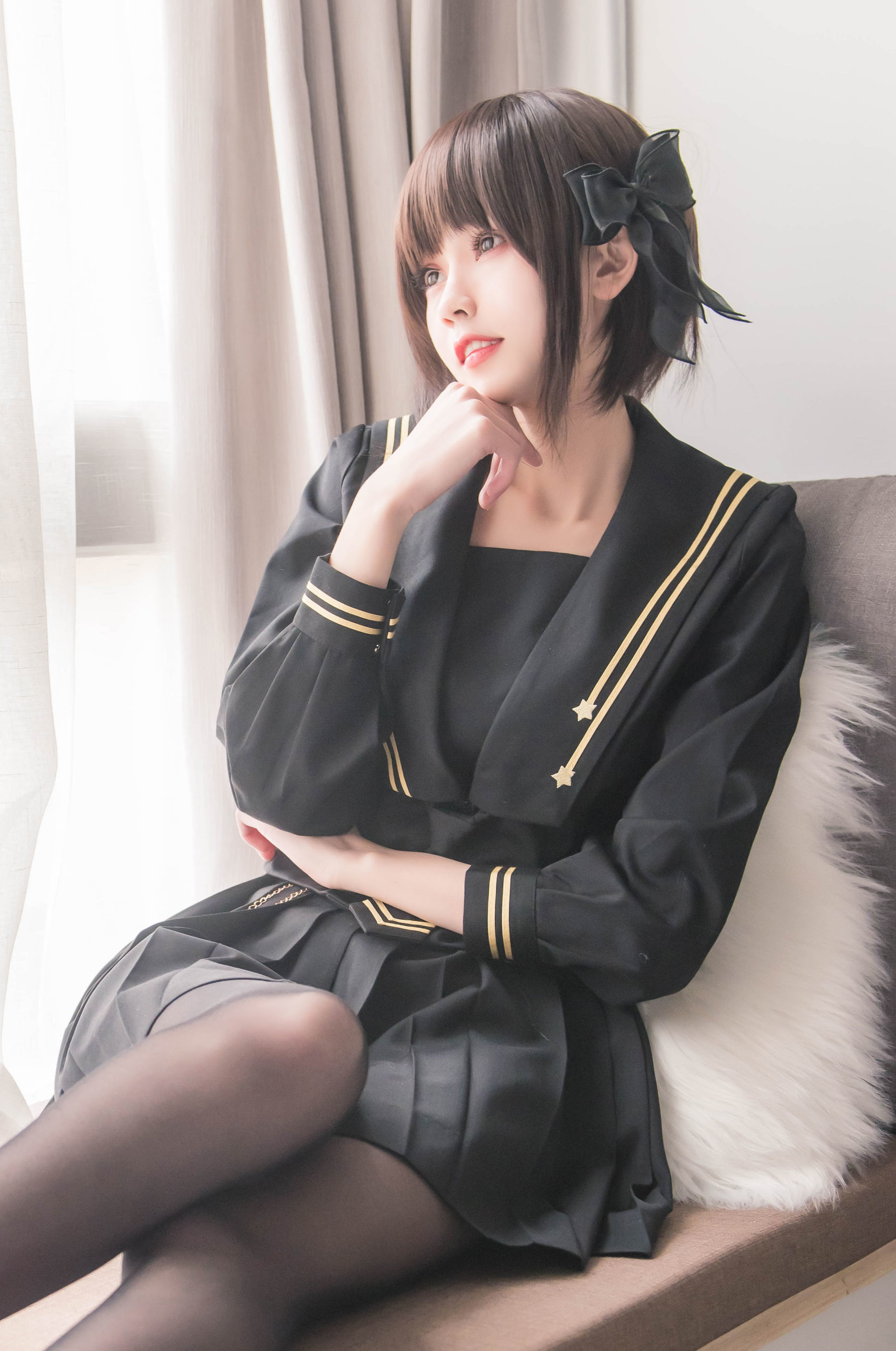[萝莉COS] 小妖精你的负卿 – 窗台制服 [18P] - 秀人网免费无水印在线套图写真