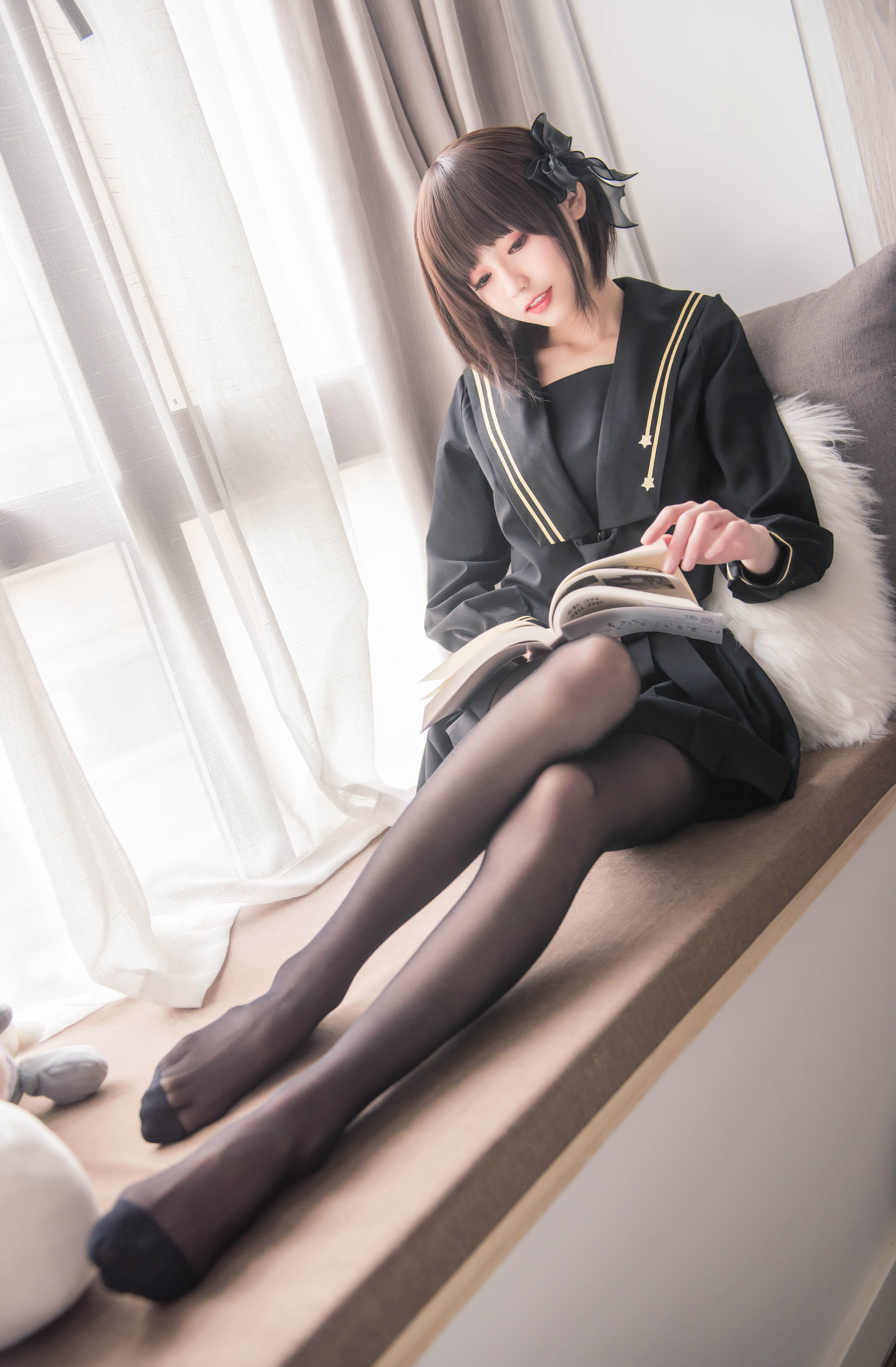 [萝莉COS] 小妖精你的负卿 – 窗台制服 [18P] - 秀人网免费无水印在线套图写真