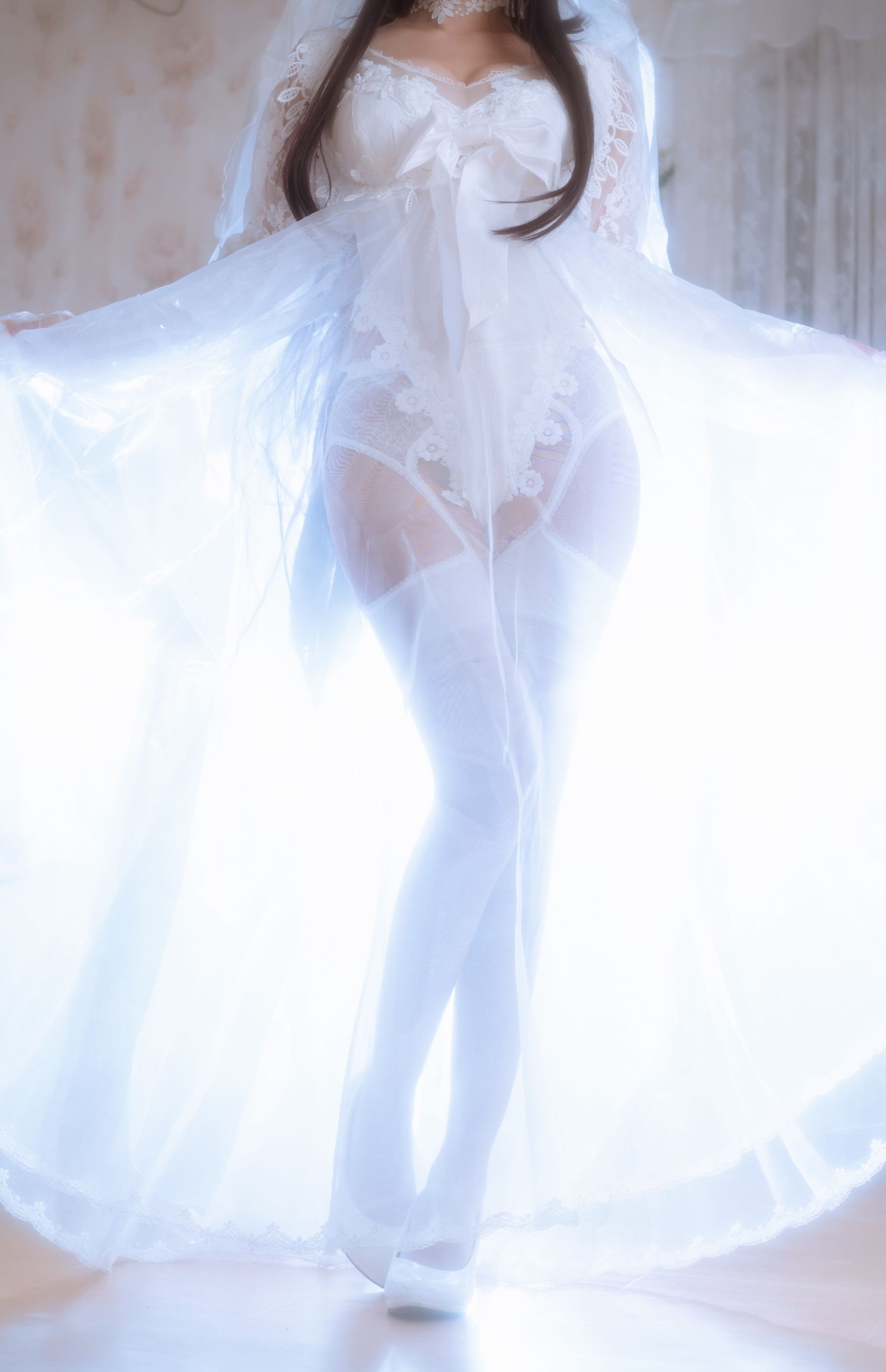 白嫩美少女鬼畜瑶 – 婚纱 [38P] - 秀人网免费无水印在线套图写真