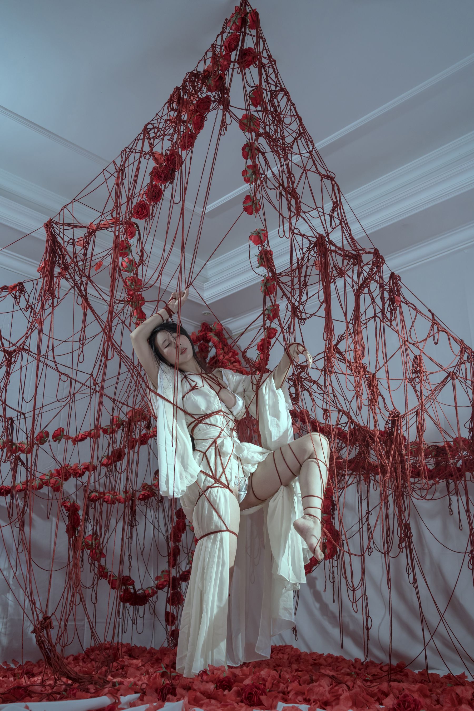 云溪溪 – 奶桃 囚鸟 [64P] - 秀人网免费无水印在线套图写真