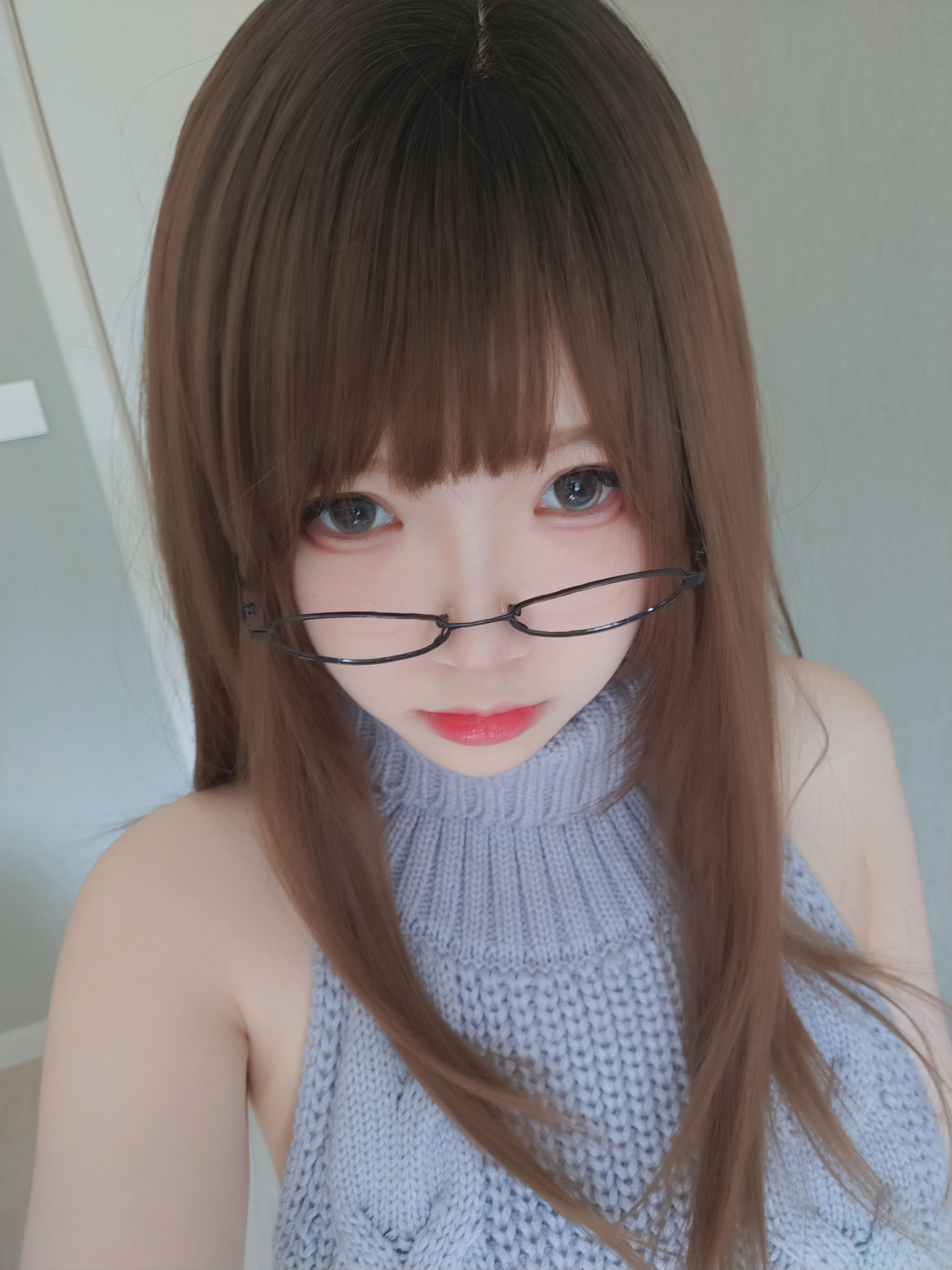 动漫博主雪晴Astra – 黑丝漏背毛衣 [151P] - 秀人网免费无水印在线套图写真