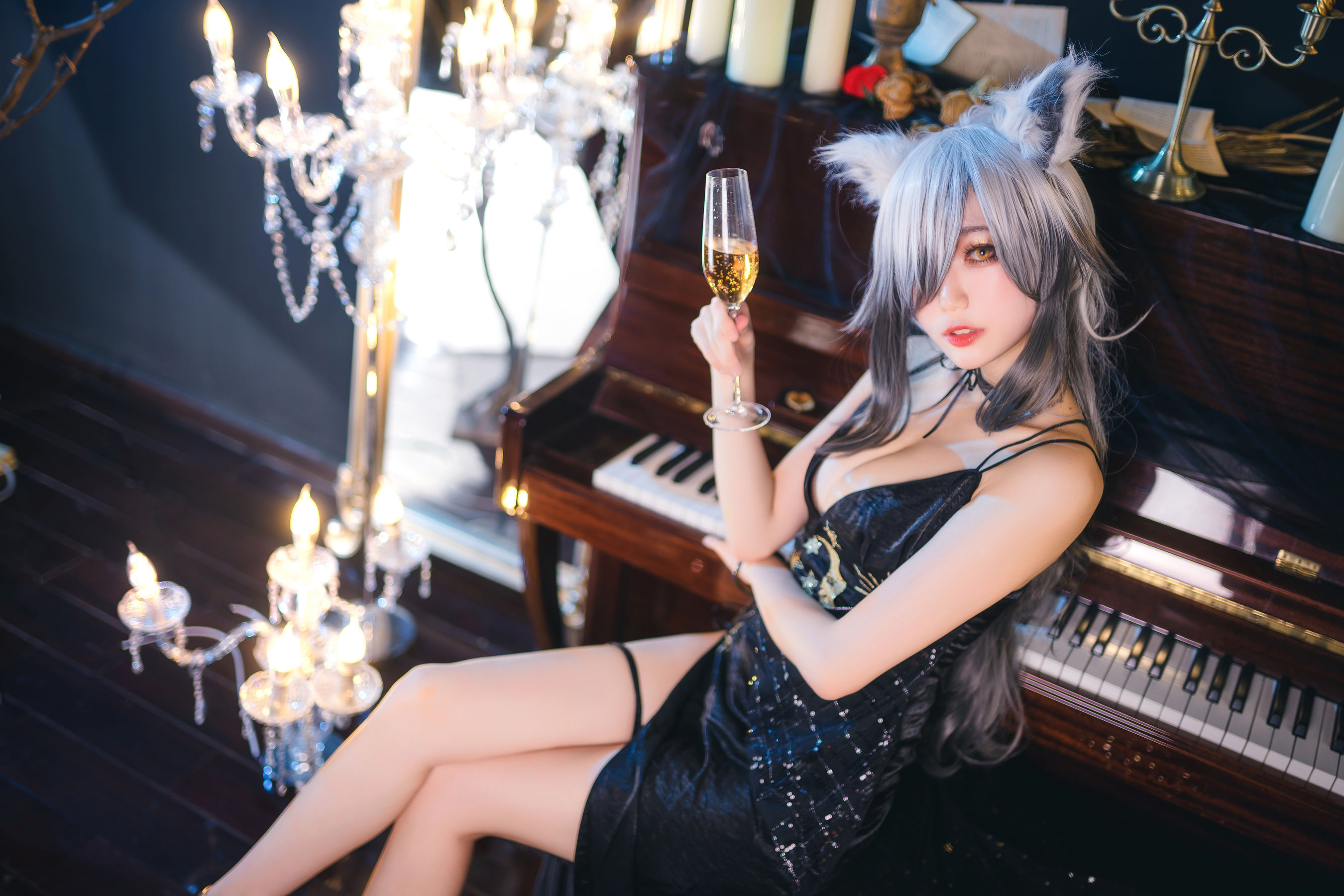 周叽是可爱兔兔 – 礼服 [24P] - 秀人网免费无水印在线套图写真