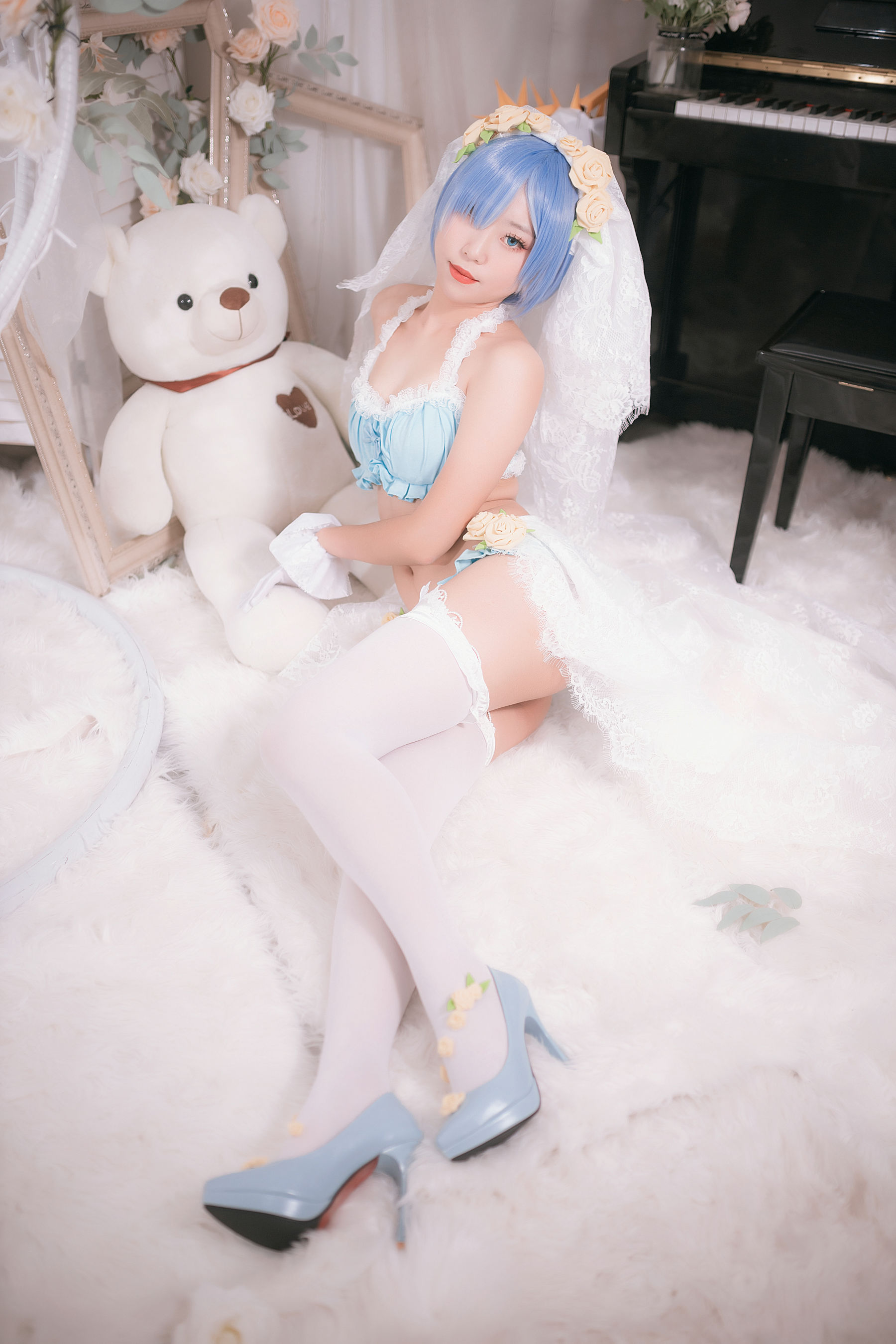 动漫博主Money冷冷 – 蕾姆 [15P] - 秀人网免费无水印在线套图写真