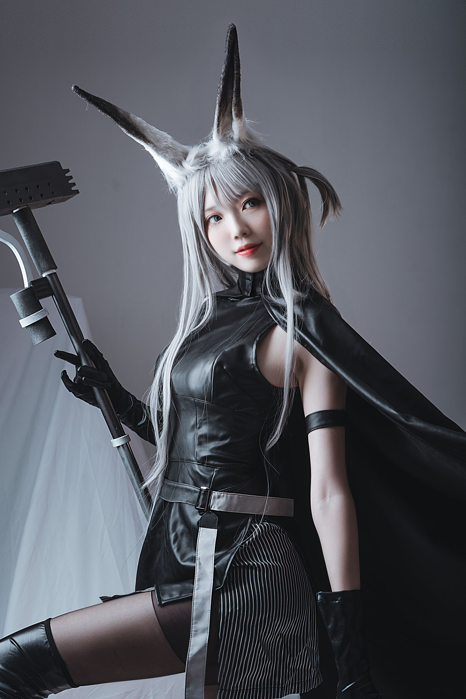 动漫博主炸酱沐沐 – 暴行 [16P] - 秀人网免费无水印在线套图写真