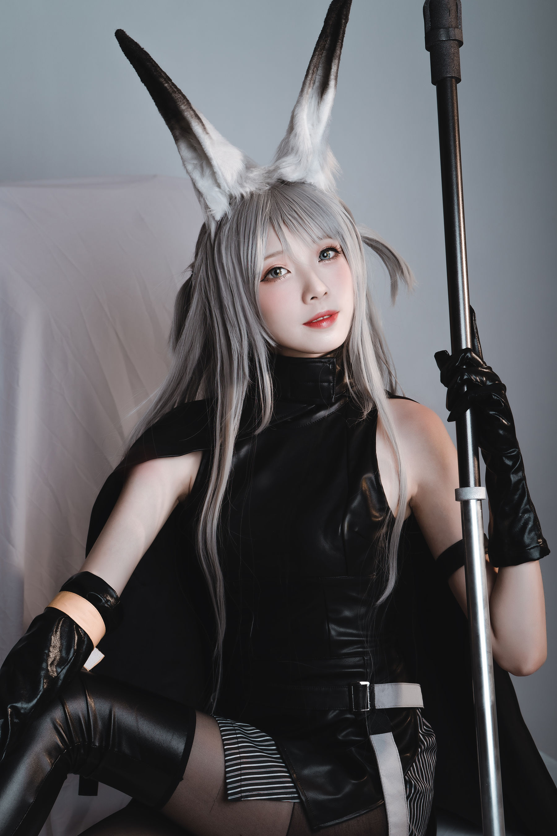 动漫博主炸酱沐沐 – 暴行 [16P] - 秀人网免费无水印在线套图写真