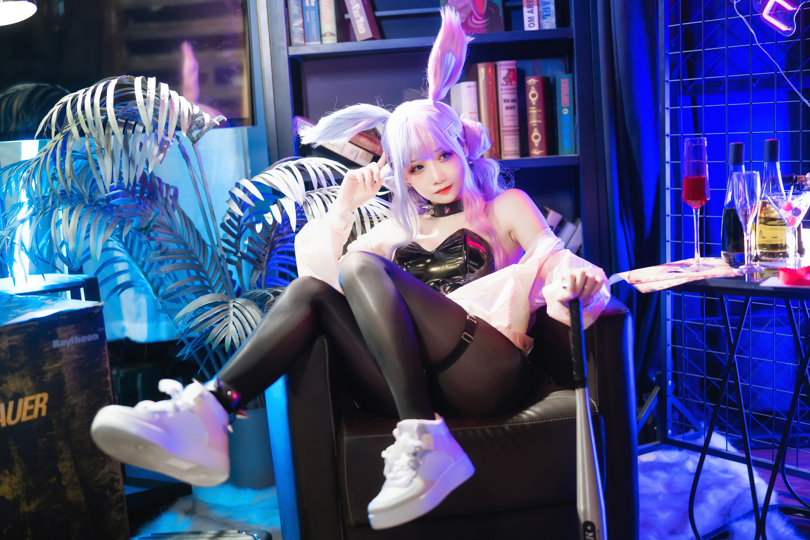 焖焖碳 – 麻辣兔头X异色兔 [38P] - 秀人网免费无水印在线套图写真