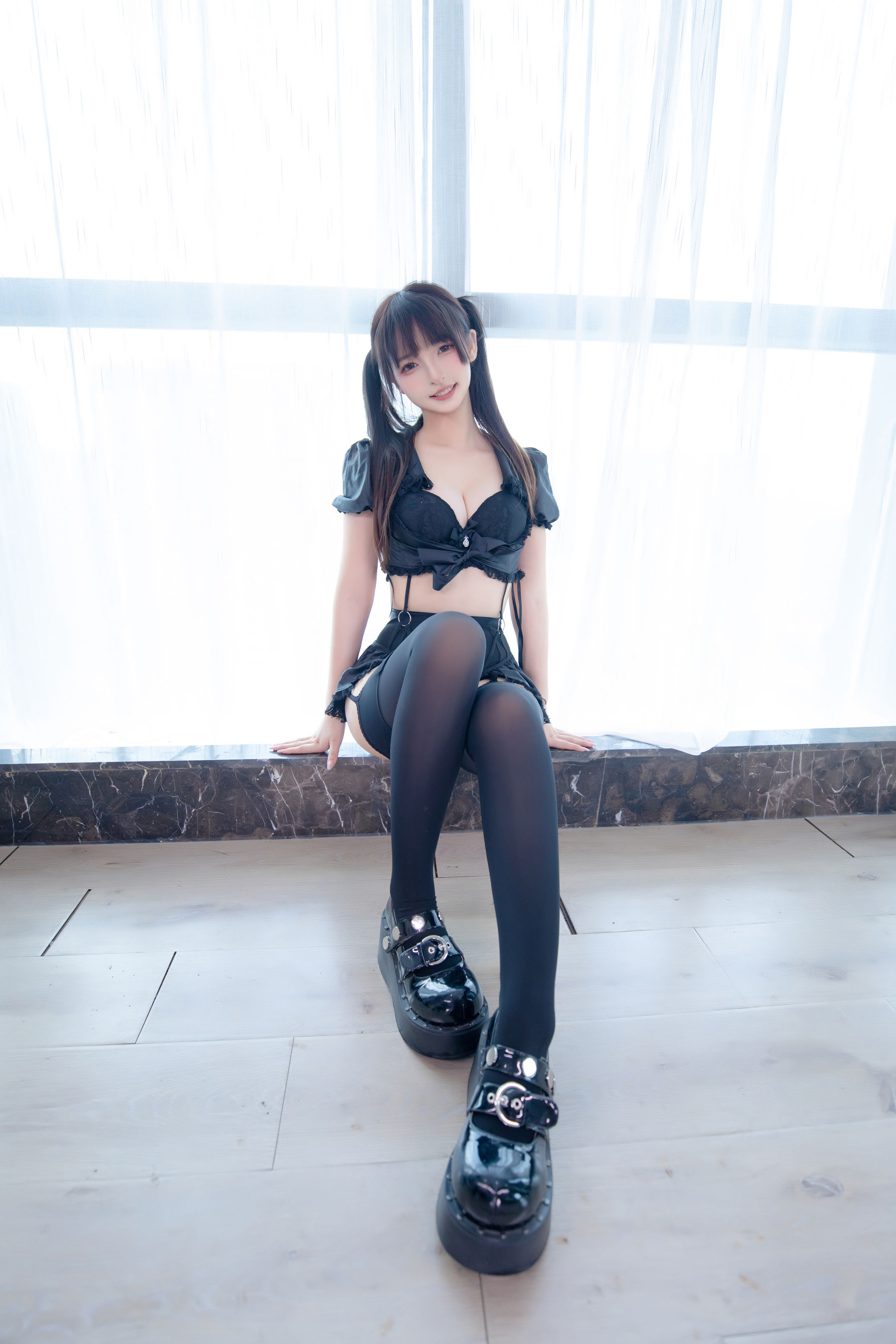 萝莉神楽板真冬 之足底星光 [75P] - 秀人网免费无水印在线套图写真