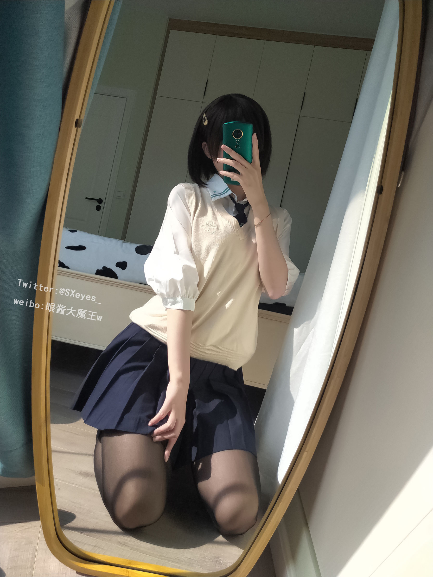 萌妹子眼酱大魔王w – 小学妹 [31P] - 秀人网免费无水印在线套图写真