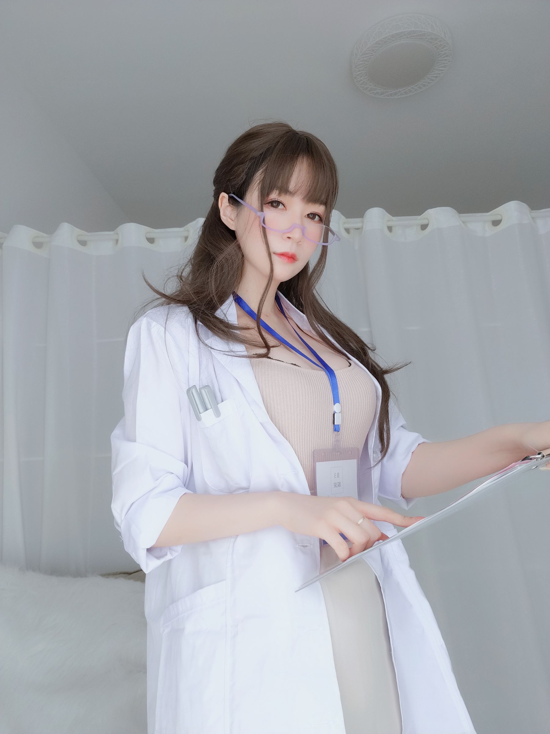 Coser小姐姐白银 – 私人医生 [159P] - 秀人网免费无水印在线套图写真