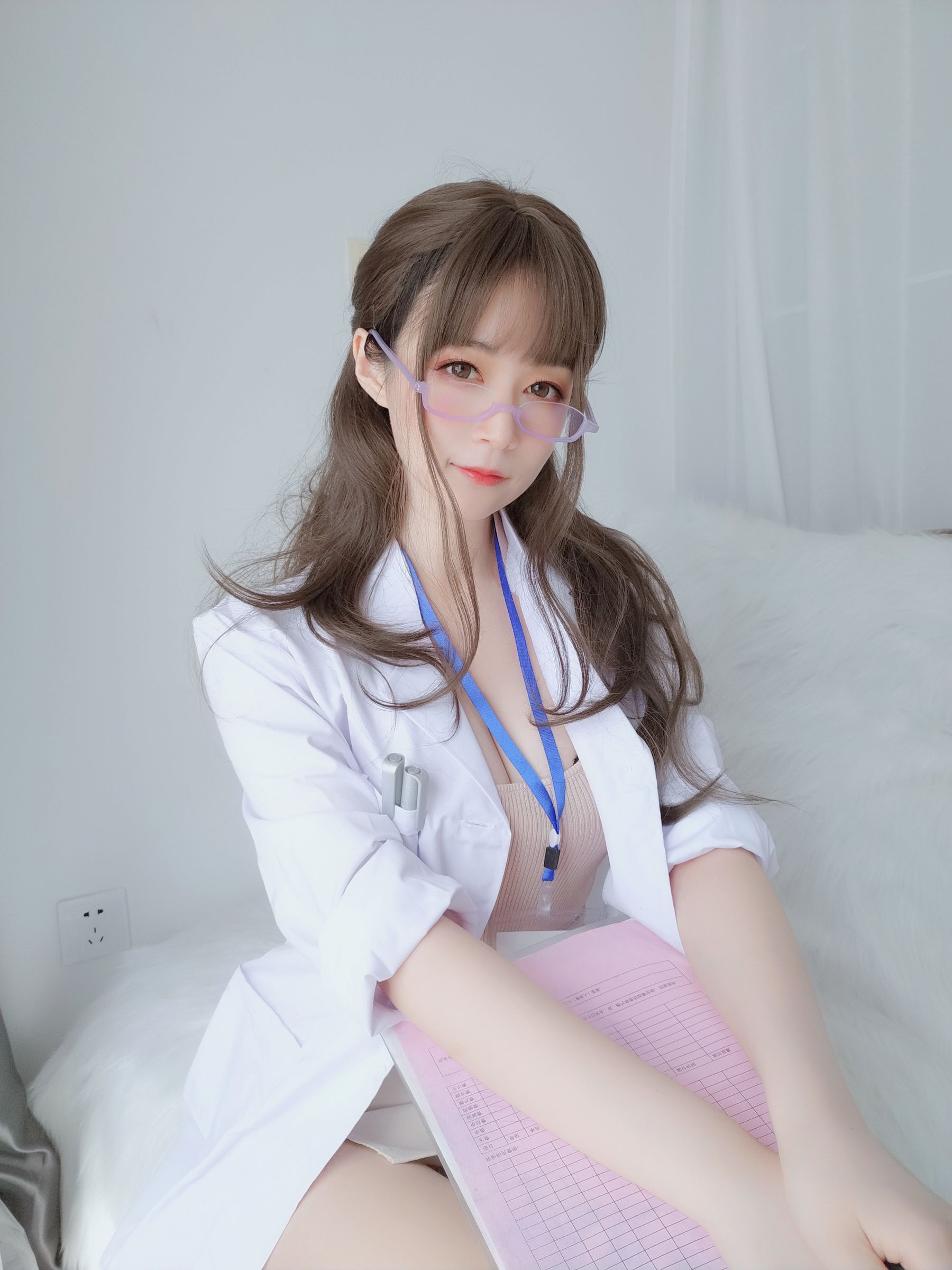 Coser小姐姐白银 – 私人医生 [159P] - 秀人网免费无水印在线套图写真