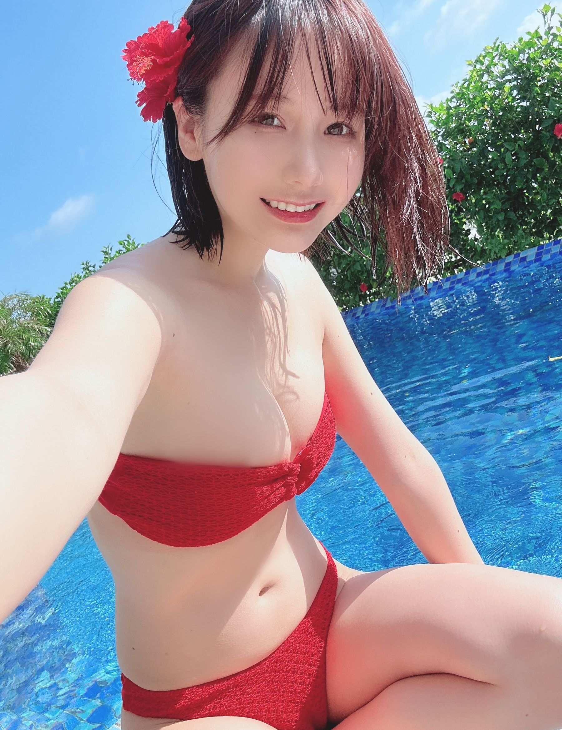 日本甜美COSER 红色的比基尼 [24P] - 秀人网免费无水印在线套图写真