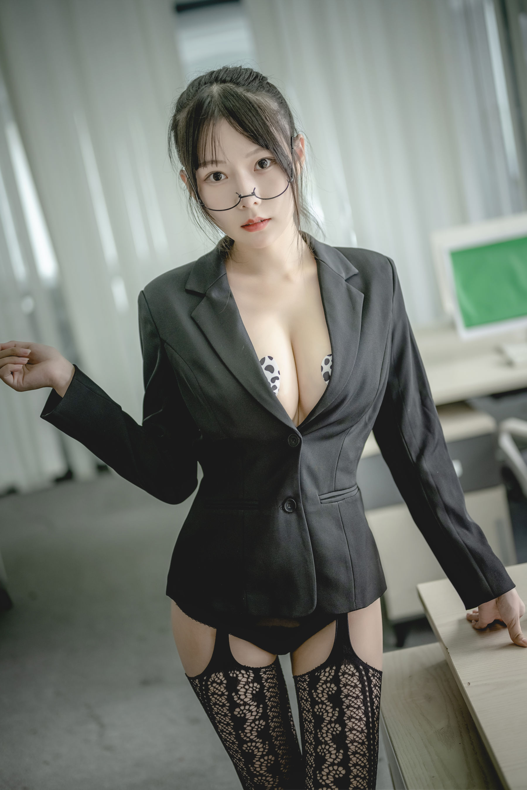 香草喵露露 – 黑色西装 [62P] - 秀人网免费无水印在线套图写真