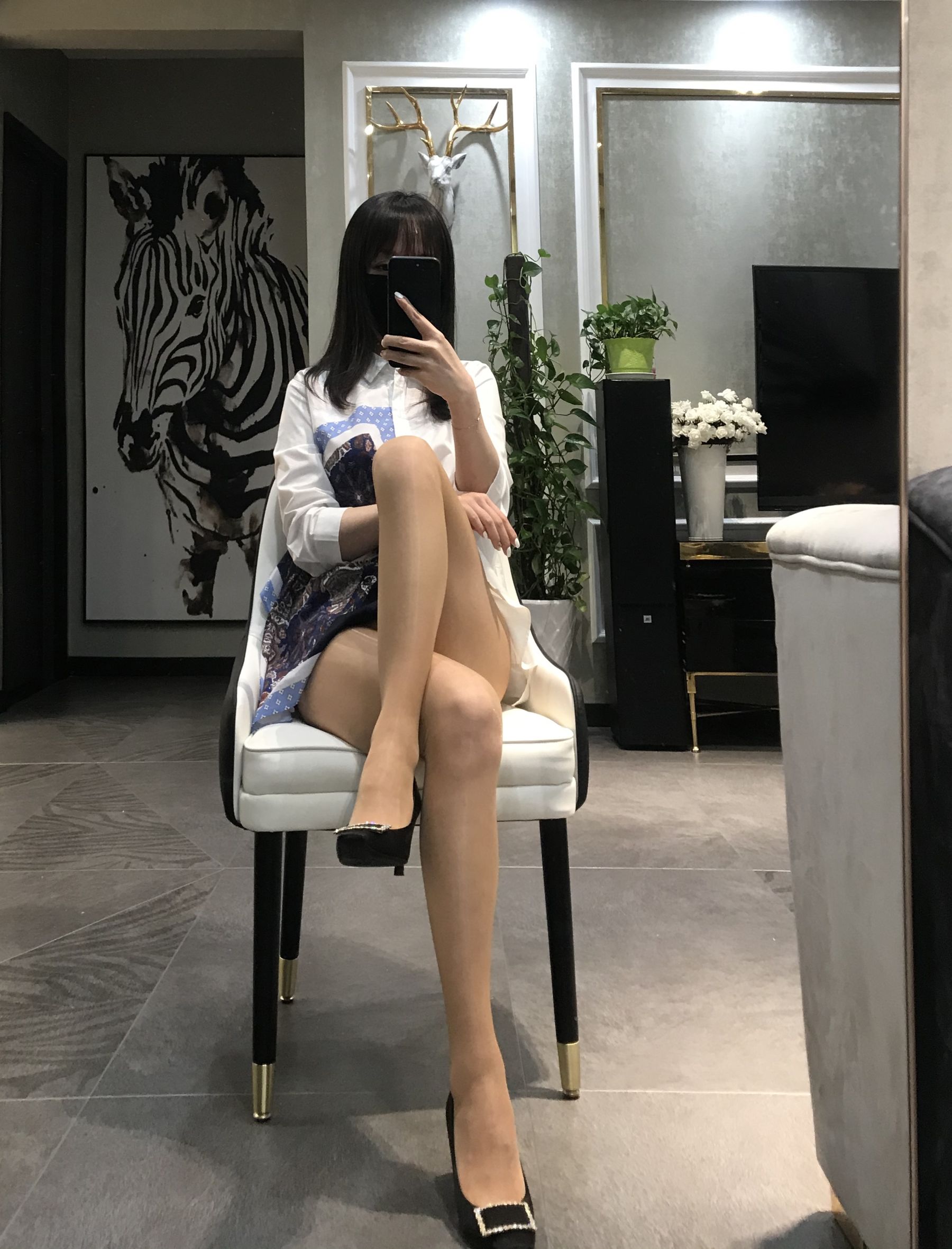 丝足博主麋鹿_Monroe 2020.04.29 肉色亮丝 [63P] - 秀人网免费无水印在线套图写真