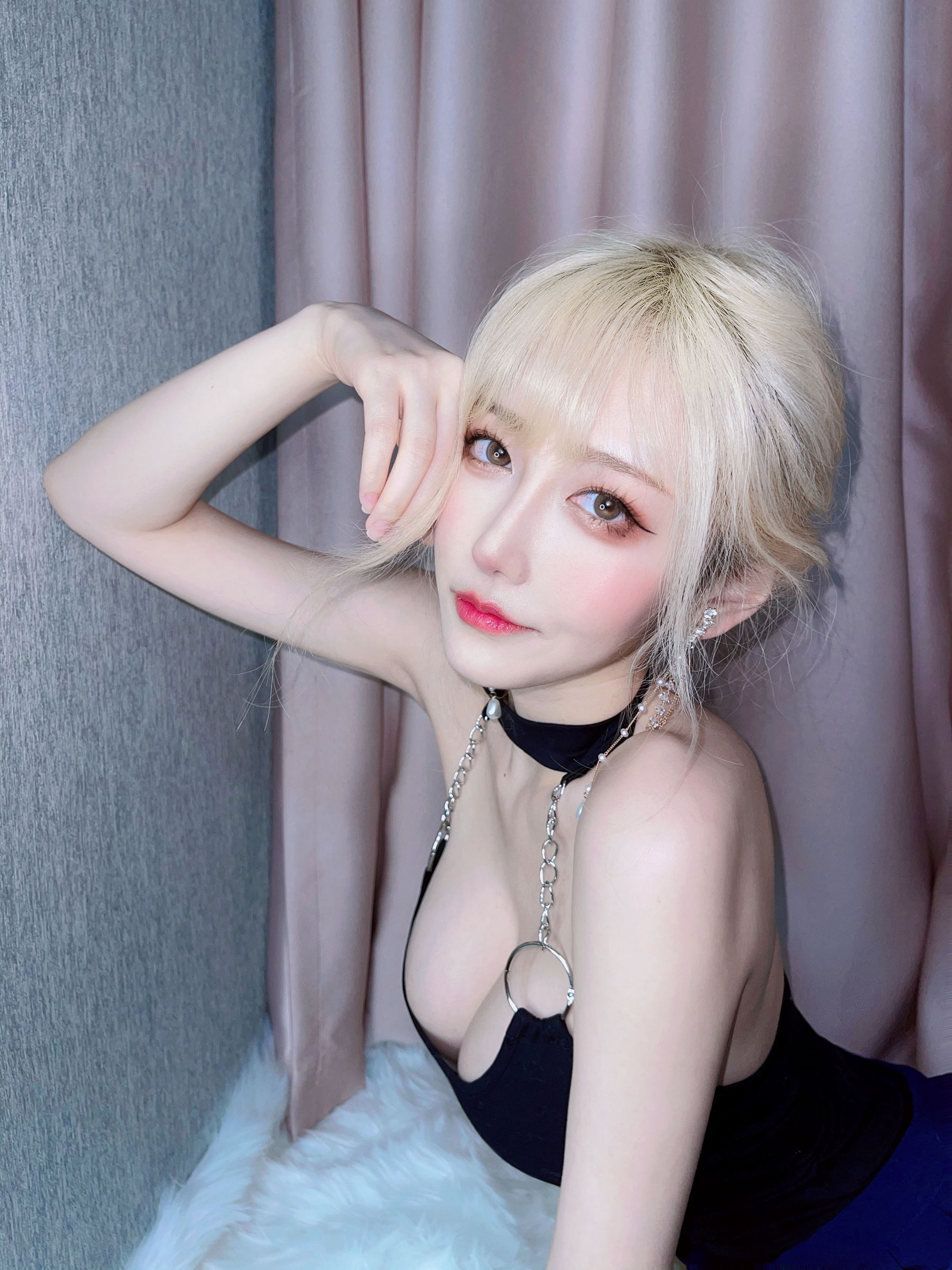 人气Coser啾小妍 – 金发芭比 [40P] - 秀人网免费无水印在线套图写真