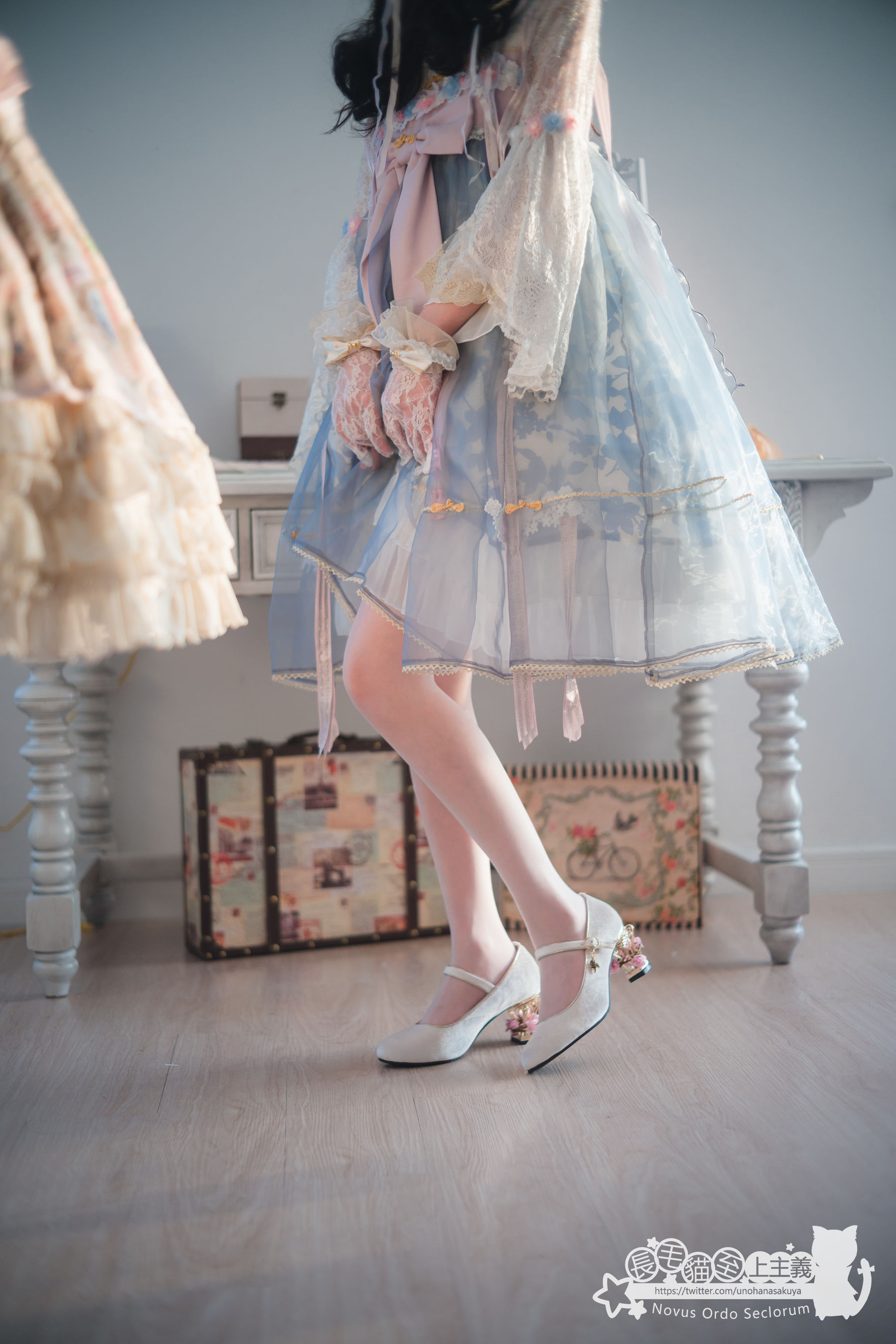 福利姬木花琳琳是勇者 – 樱茶七夕 [46P] - 秀人网免费无水印在线套图写真