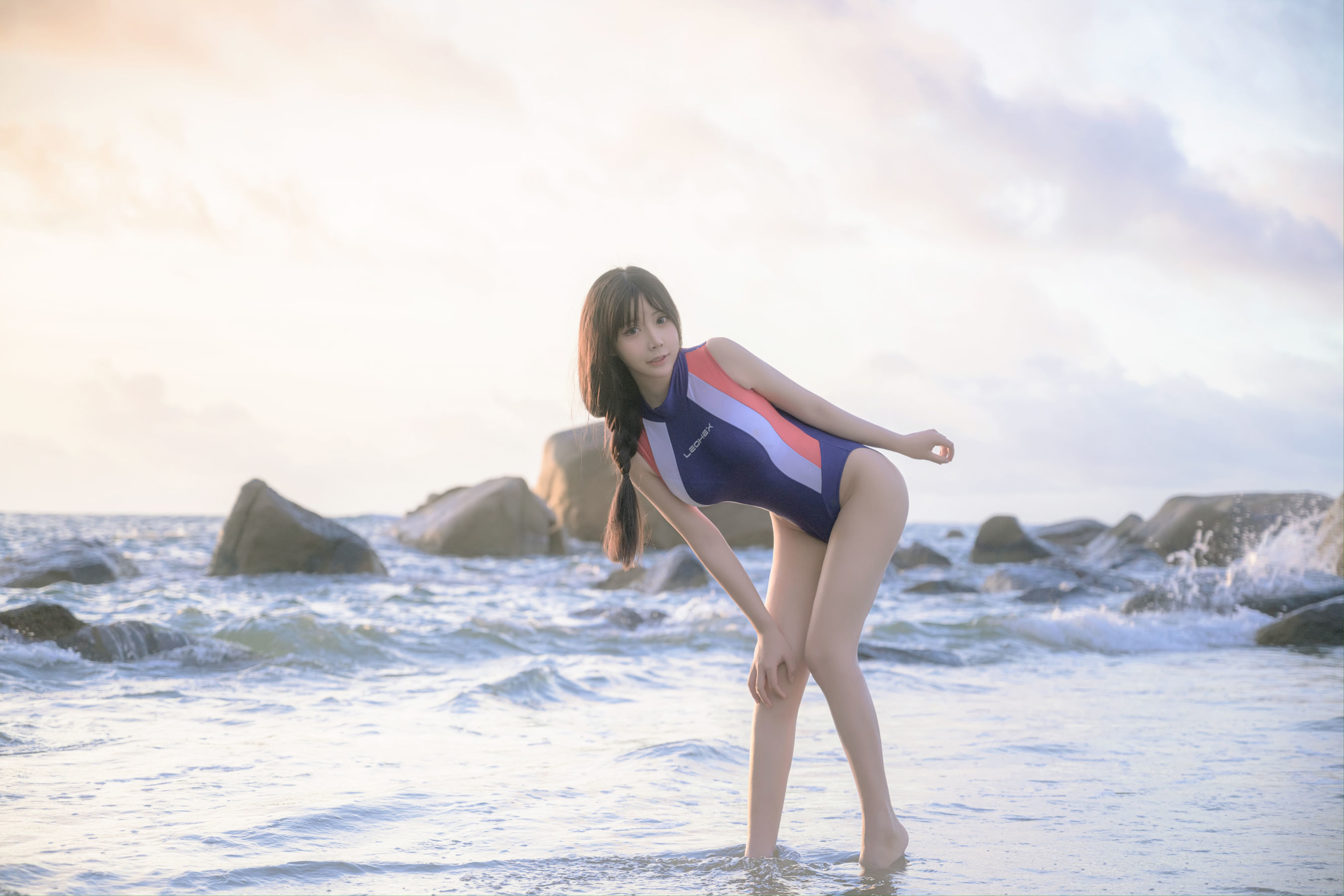 二次元妹子抱走莫子aa – 竞技泳衣 [60P] - 秀人网免费无水印在线套图写真