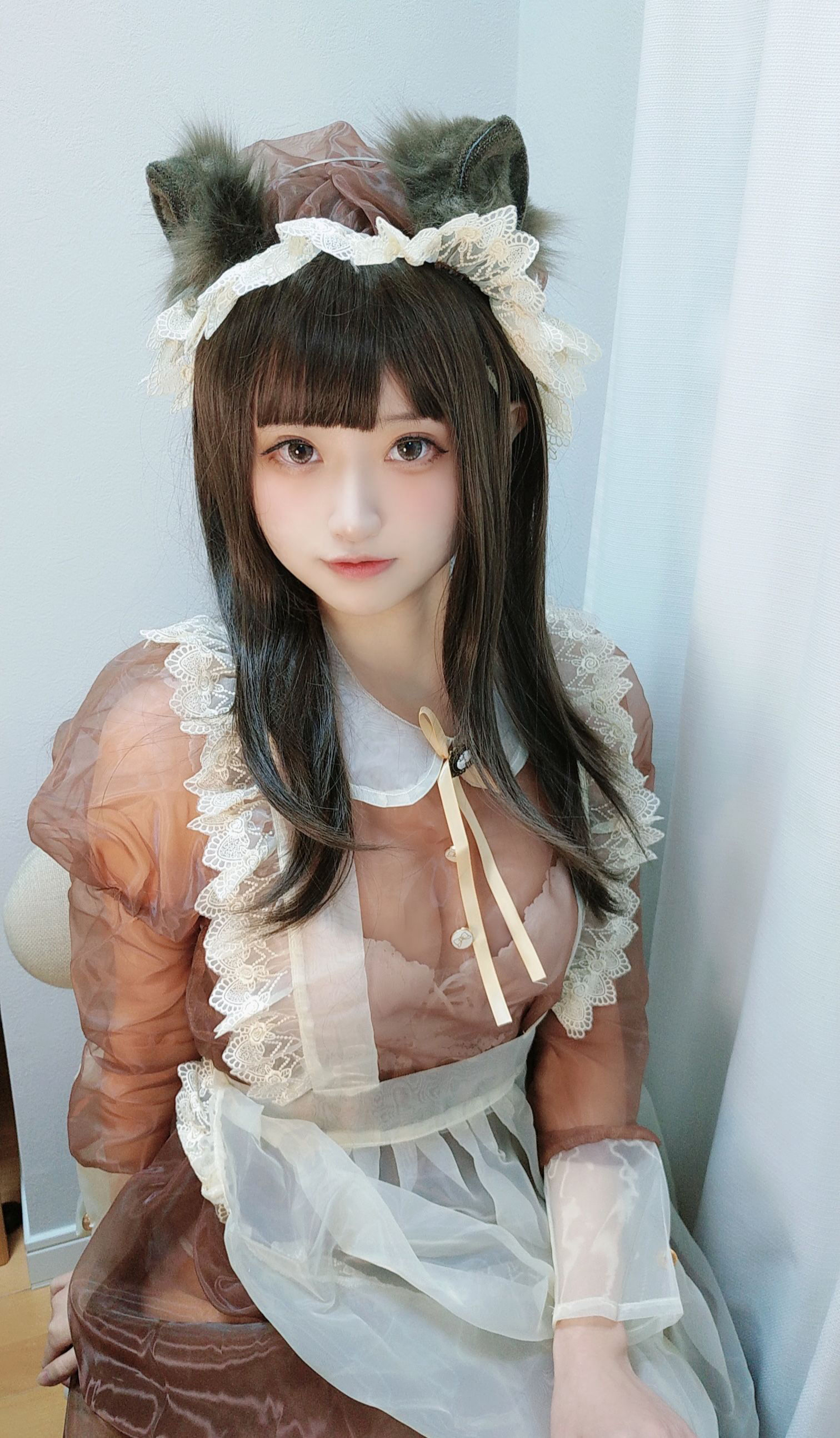 千阳(ちよ) – 长裙仆 [17P] - 秀人网免费无水印在线套图写真