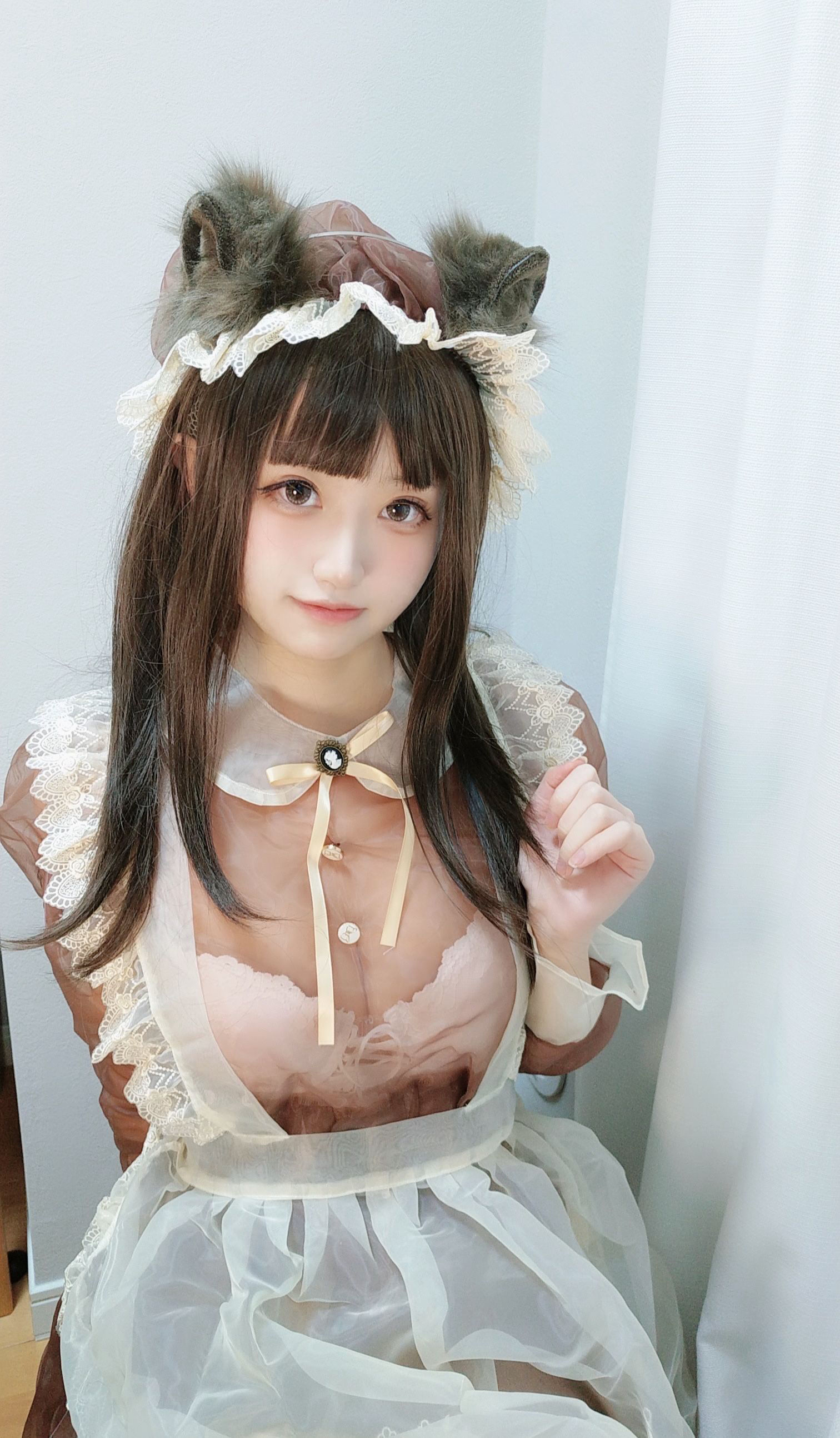 千阳(ちよ) – 长裙仆 [17P] - 秀人网免费无水印在线套图写真