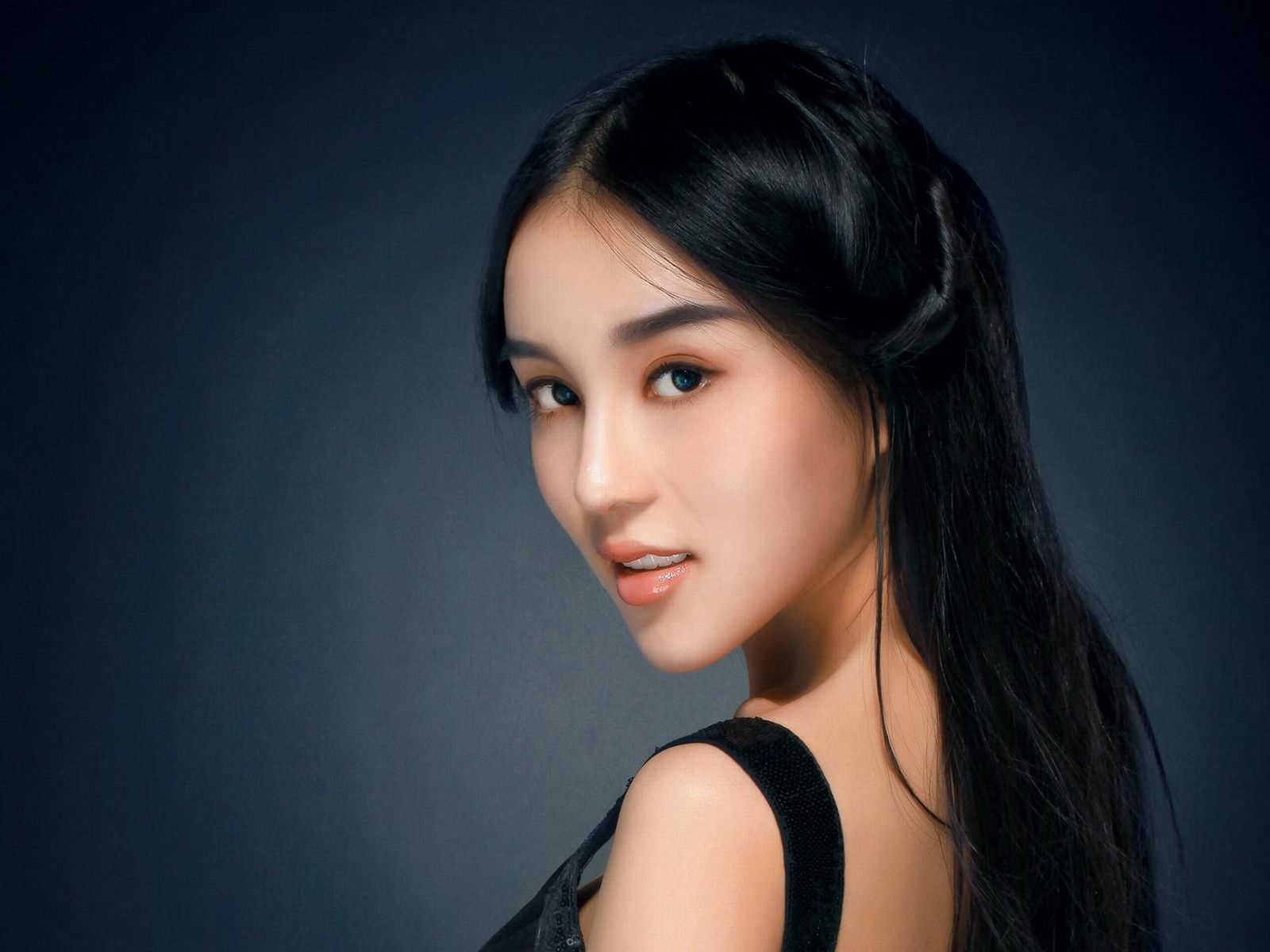 混血美女模特石一伊 棚拍图片 [45P] - 秀人网免费无水印在线套图写真