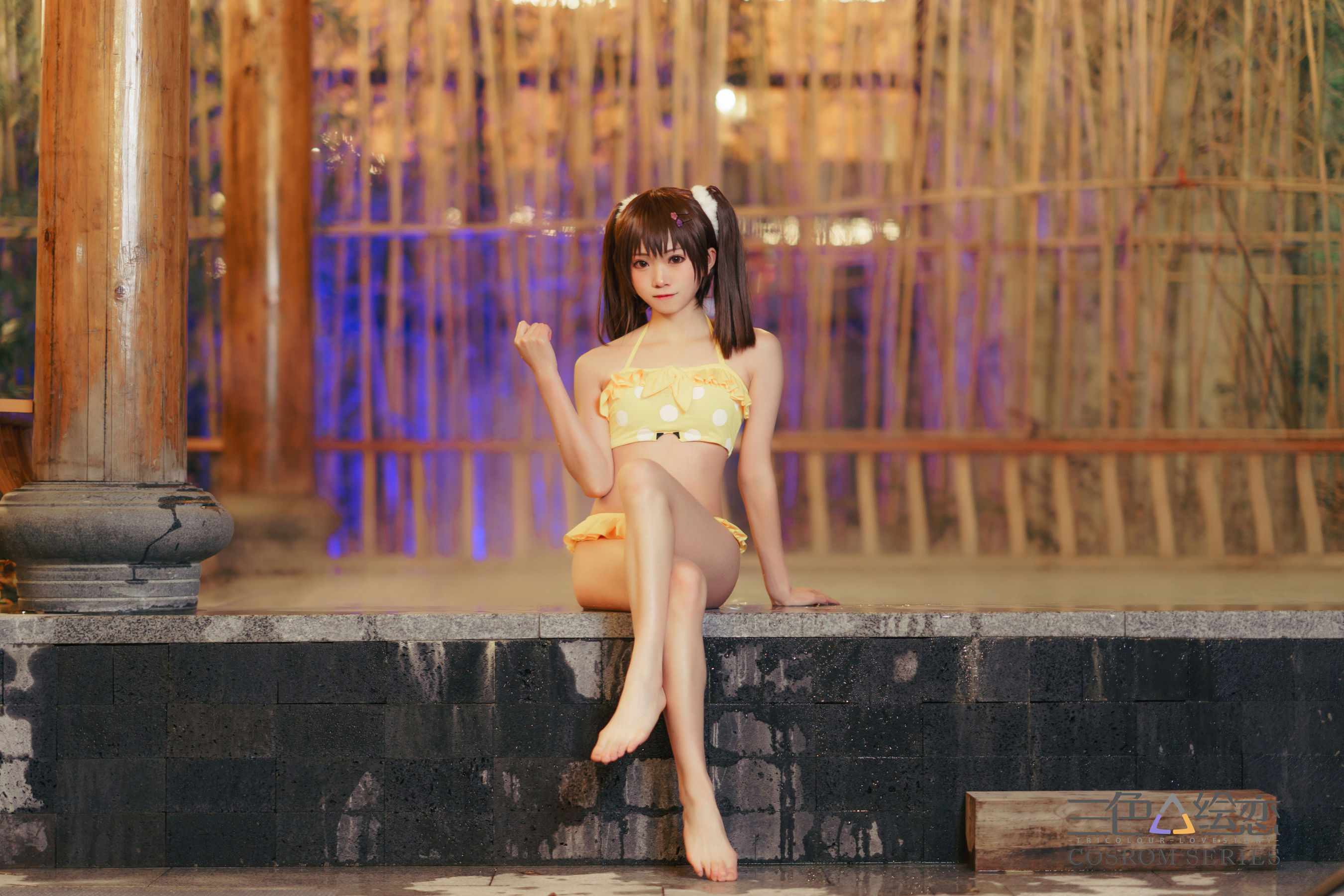 三色绘恋 墨小菊「Kitaro_绮太郎」 [18P] - 秀人网免费无水印在线套图写真