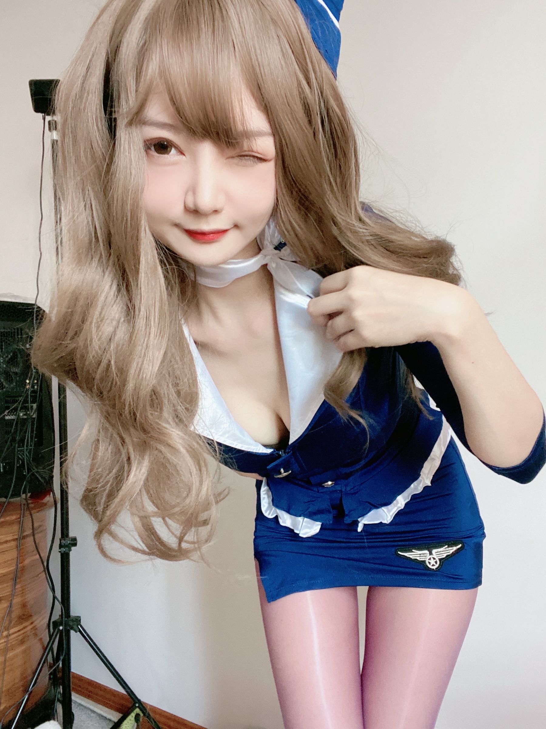 51酱 – 蓝色制服装 [35P] - 秀人网免费无水印在线套图写真