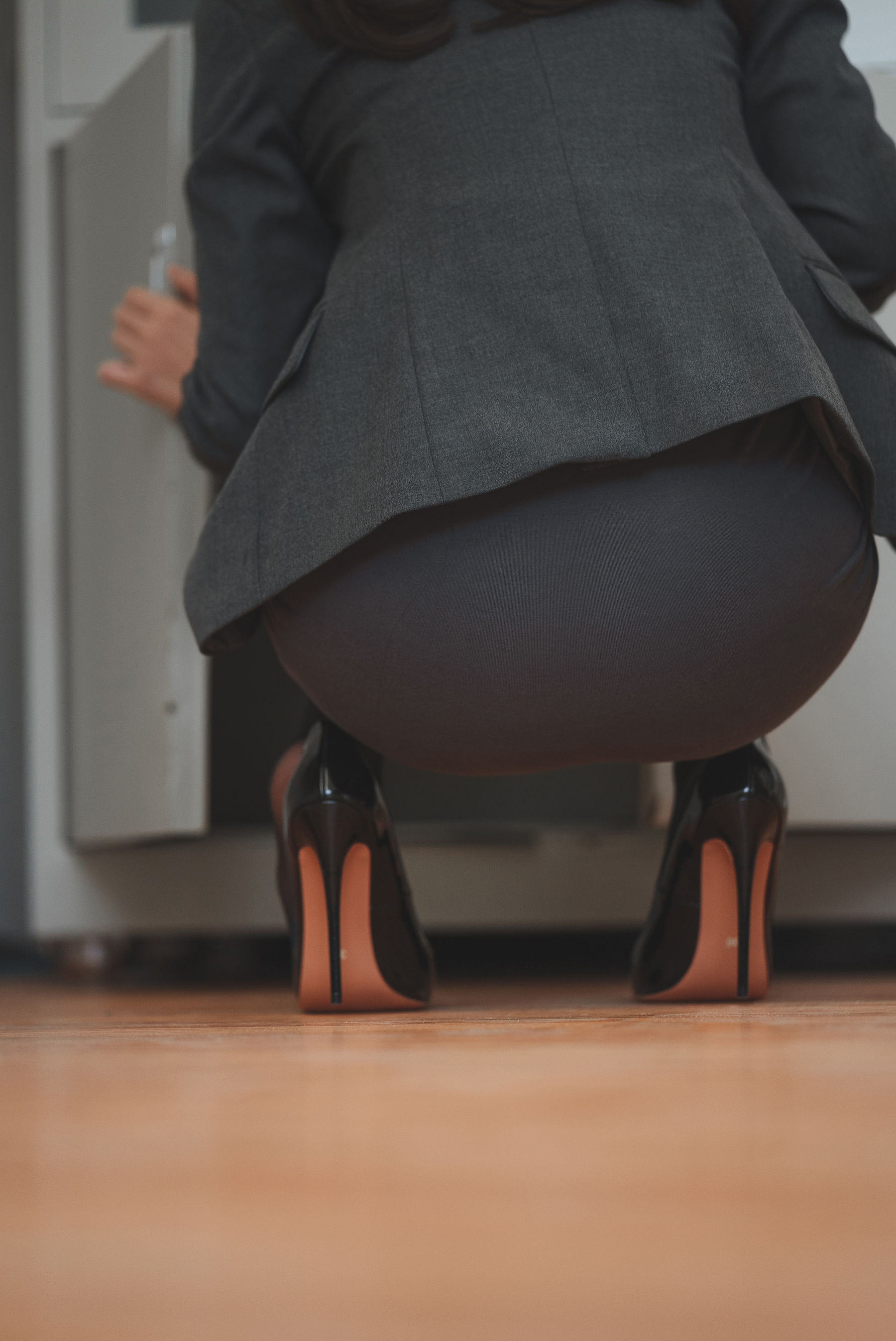 COS福利rioko凉凉子(肉扣热热子) – 奇怪的老师 [25P] - 秀人网免费无水印在线套图写真