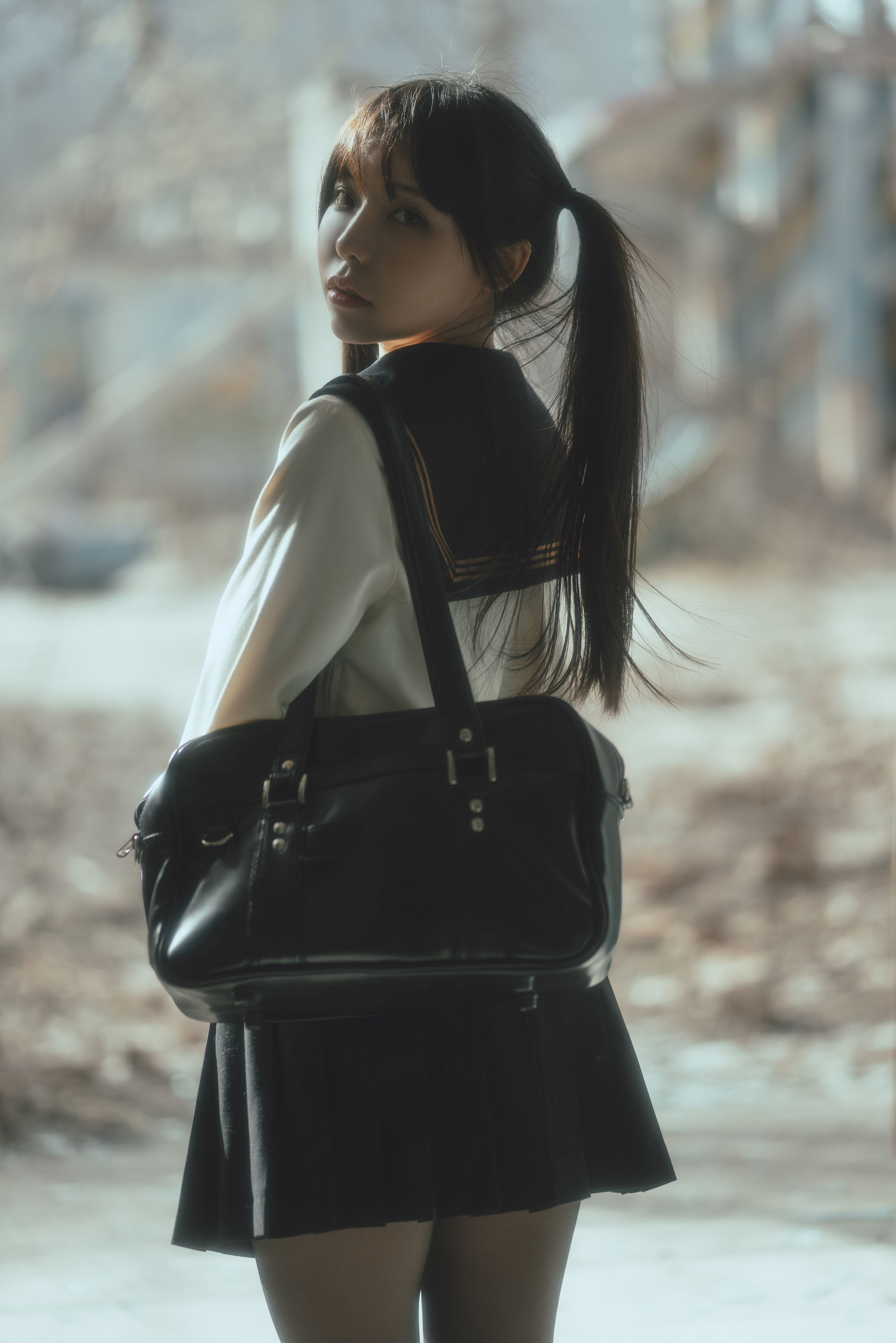 六味帝皇酱 – 废墟JK [44P] - 秀人网免费无水印在线套图写真