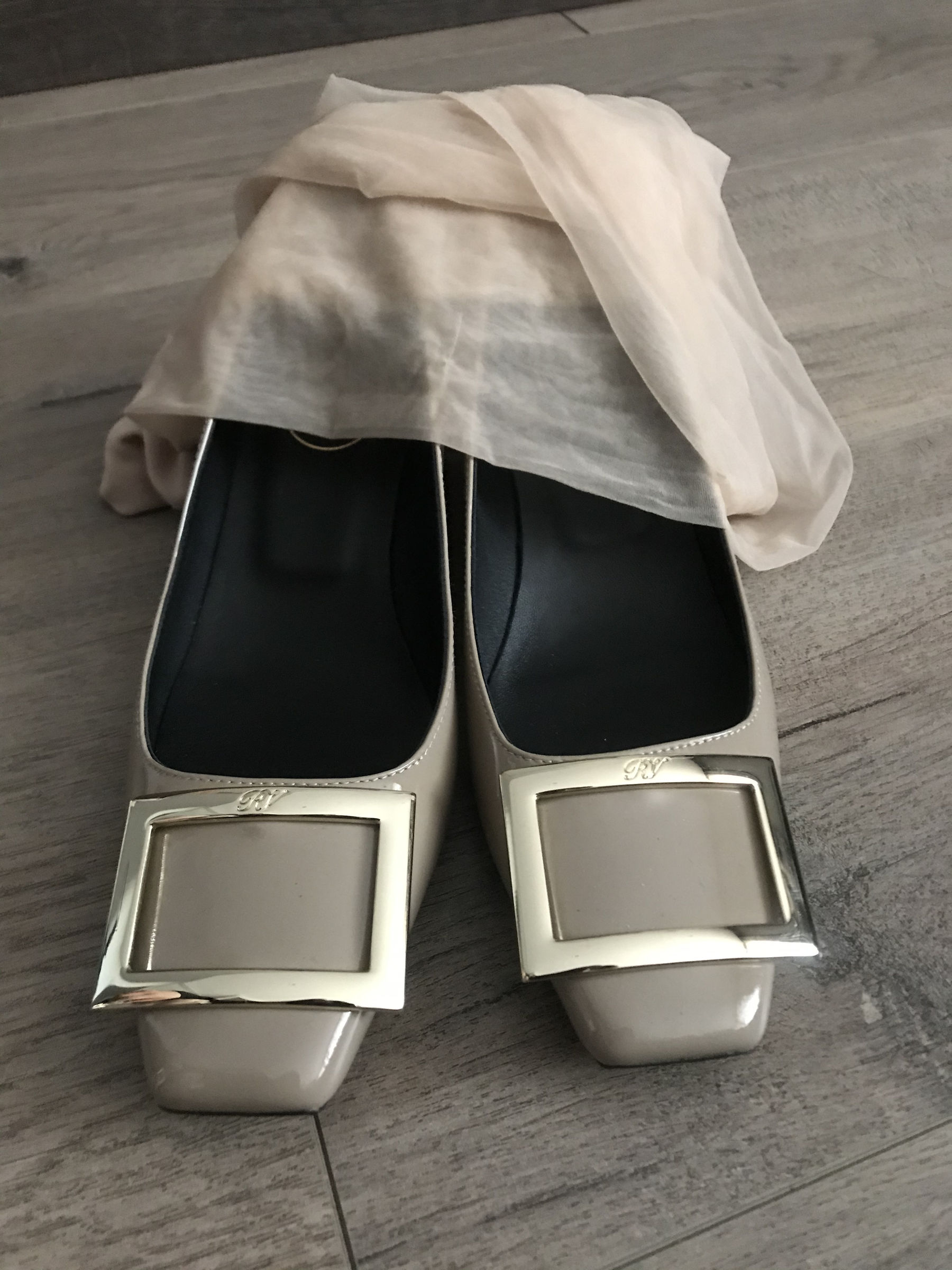 丝足博主麋鹿_Monroe 2020.08.16 丝绸般的柔滑 [49P] - 秀人网免费无水印在线套图写真