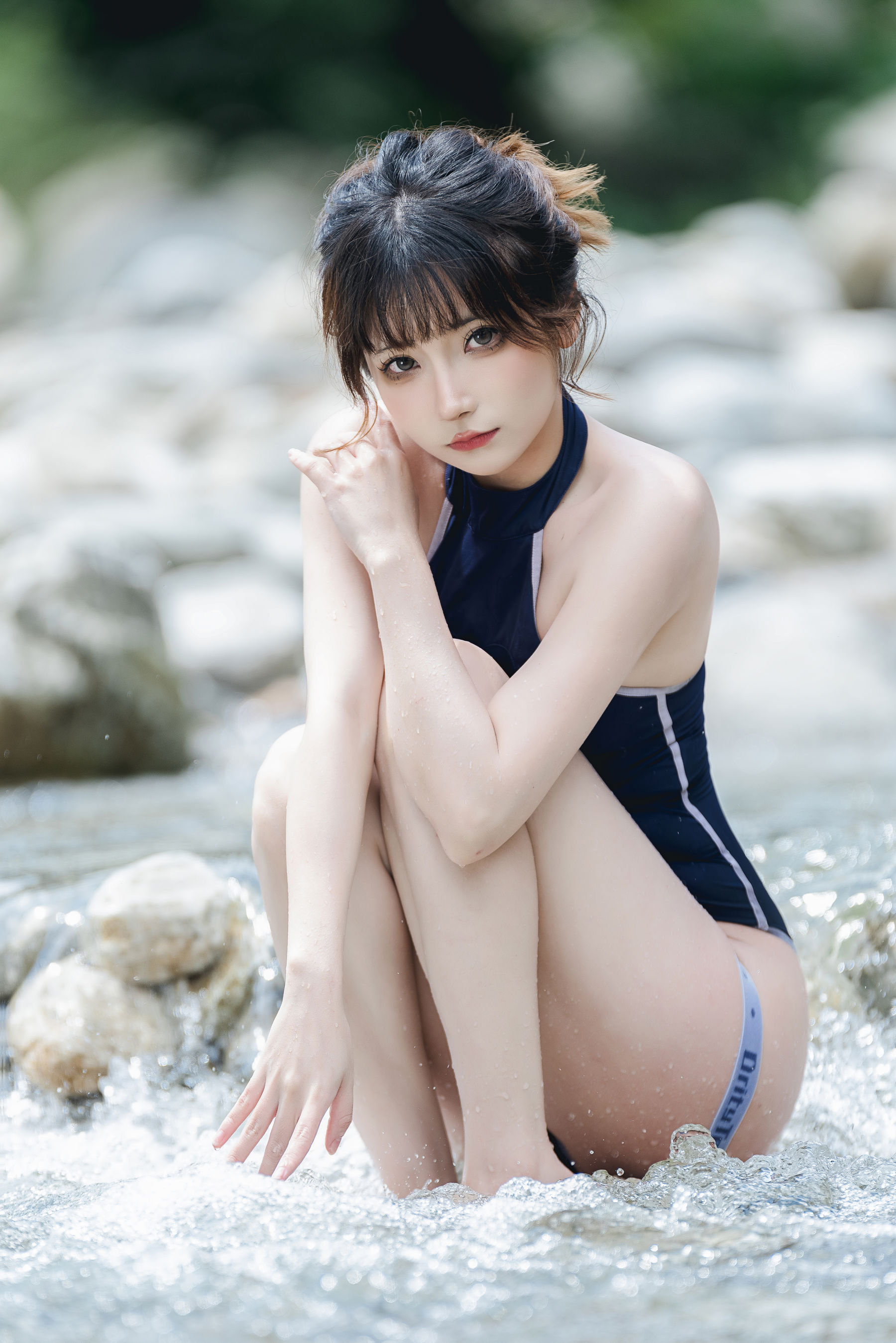 是三不是世w – 小溪竞泳 [47P] - 秀人网免费无水印在线套图写真