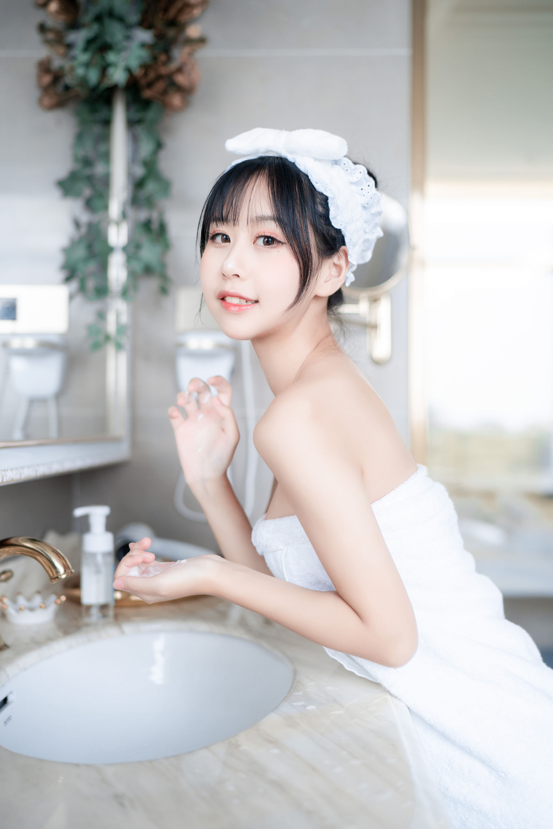 阳光美少女萌芽儿o0 – 浴巾 [27P] - 秀人网免费无水印在线套图写真