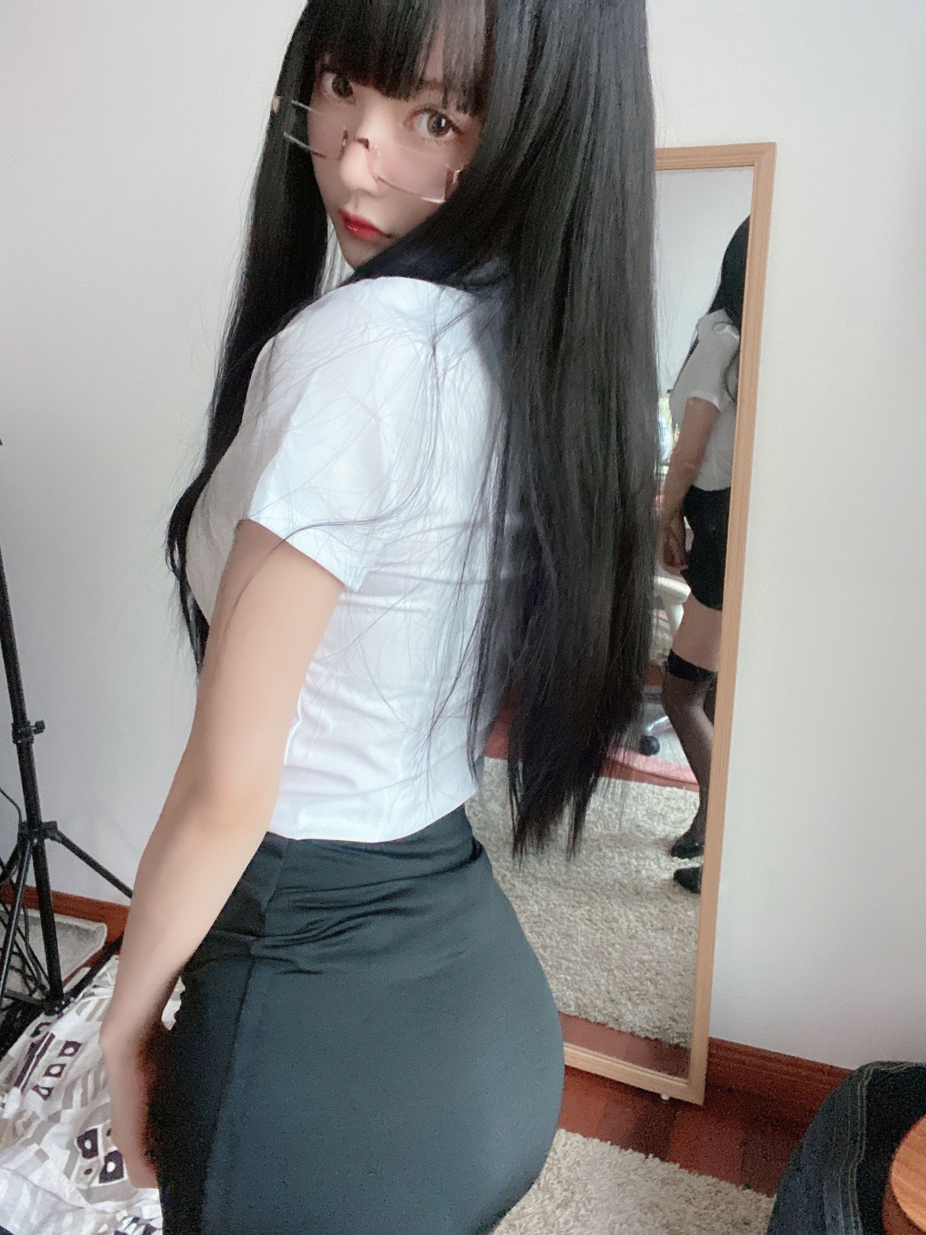 51酱 – OL衬衣 [20P] - 秀人网免费无水印在线套图写真