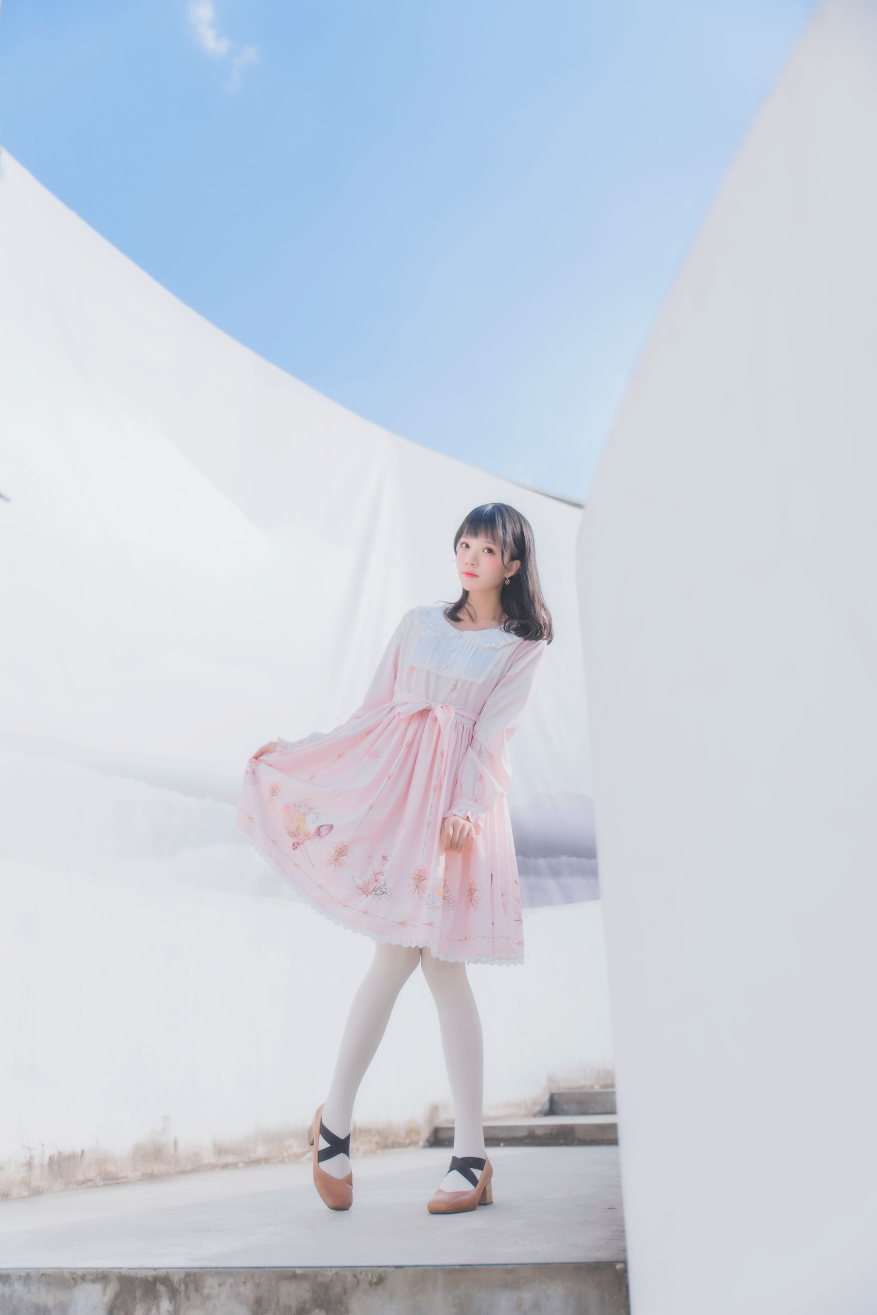 桜桃喵 – 清新之三月 [16P] - 秀人网免费无水印在线套图写真