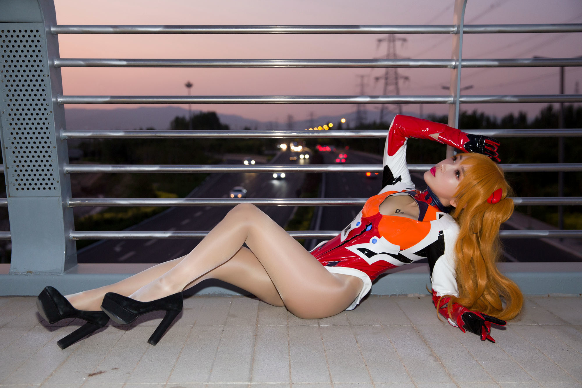 斗鱼主播小女巫露娜 – 明日香油亮款 [36P] - 秀人网免费无水印在线套图写真